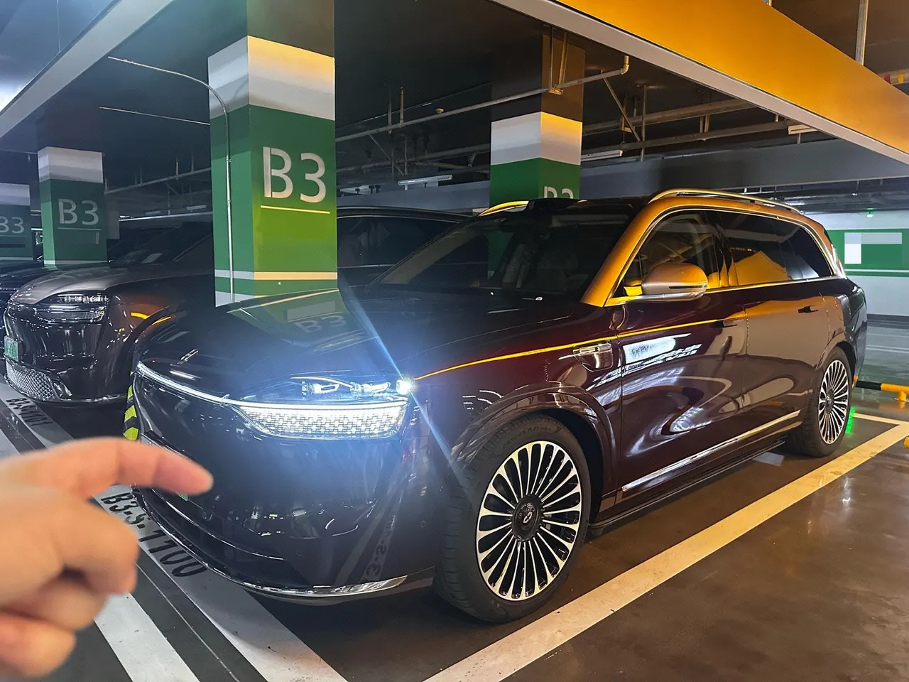 打开图片灯箱:AITO 2025 AITO M9 extended range Ultra version 52kWh6 seat version automatic gear