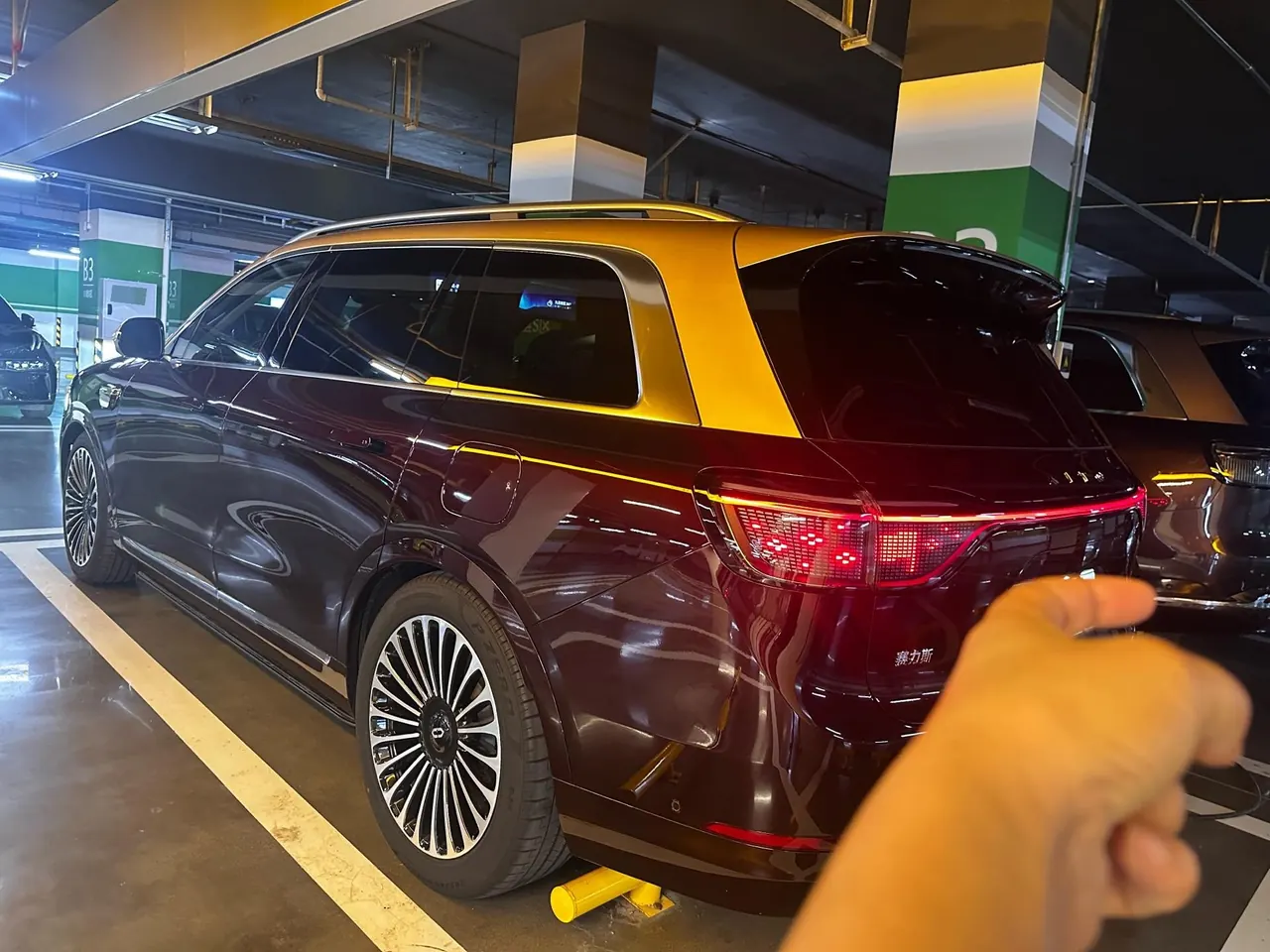 AITO 2025 AITO M9 extended range Ultra version 52kWh6 seat version automatic gear 5