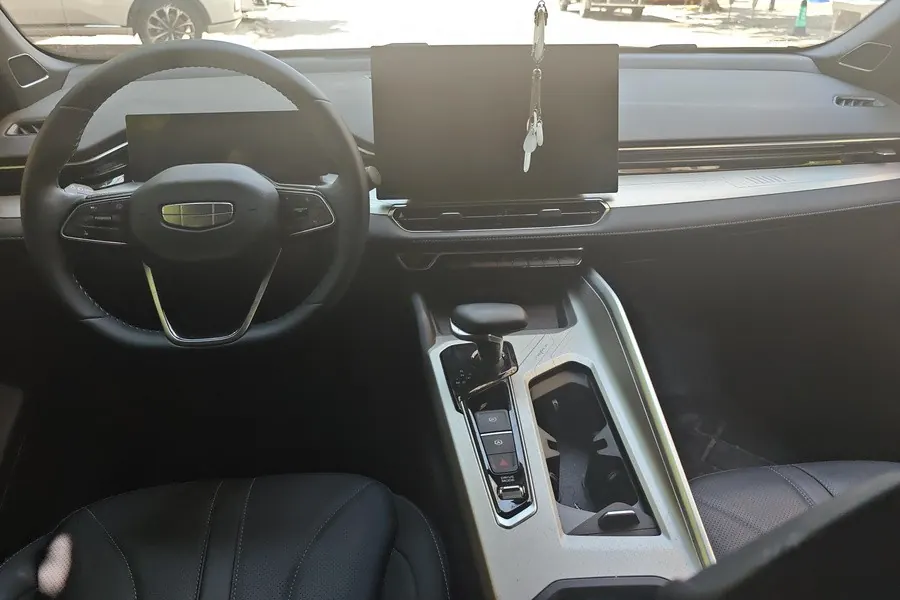 Geely 2025 Xingrui 1.5TD Dongfang Yao Jinghong Edition Automatic Gear 3