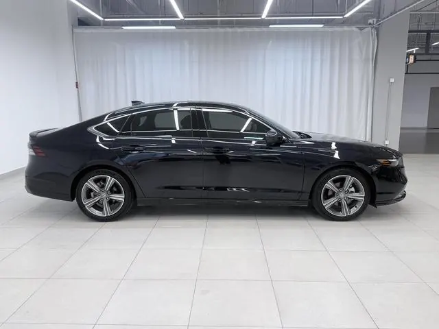 Honda 2025 11th Generation Accord 1.5T Stepless 260TURBO Premium Edition Automatic Gear 3