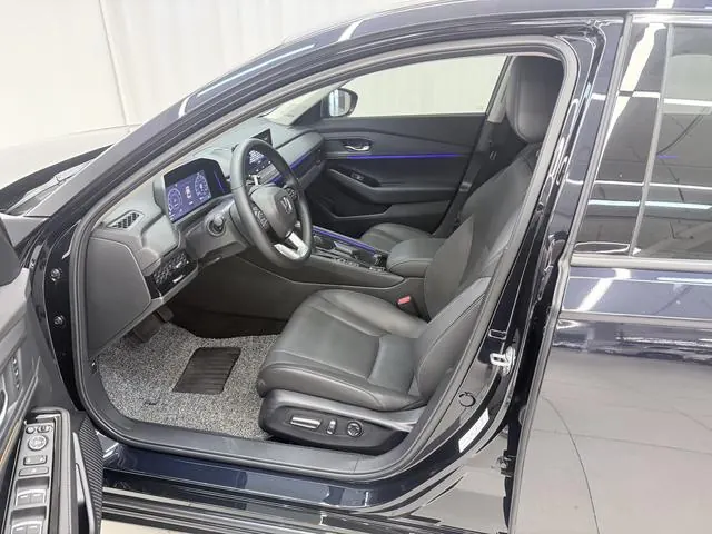 Honda 2025 11th Generation Accord 1.5T Stepless 260TURBO Premium Edition Automatic Gear 5