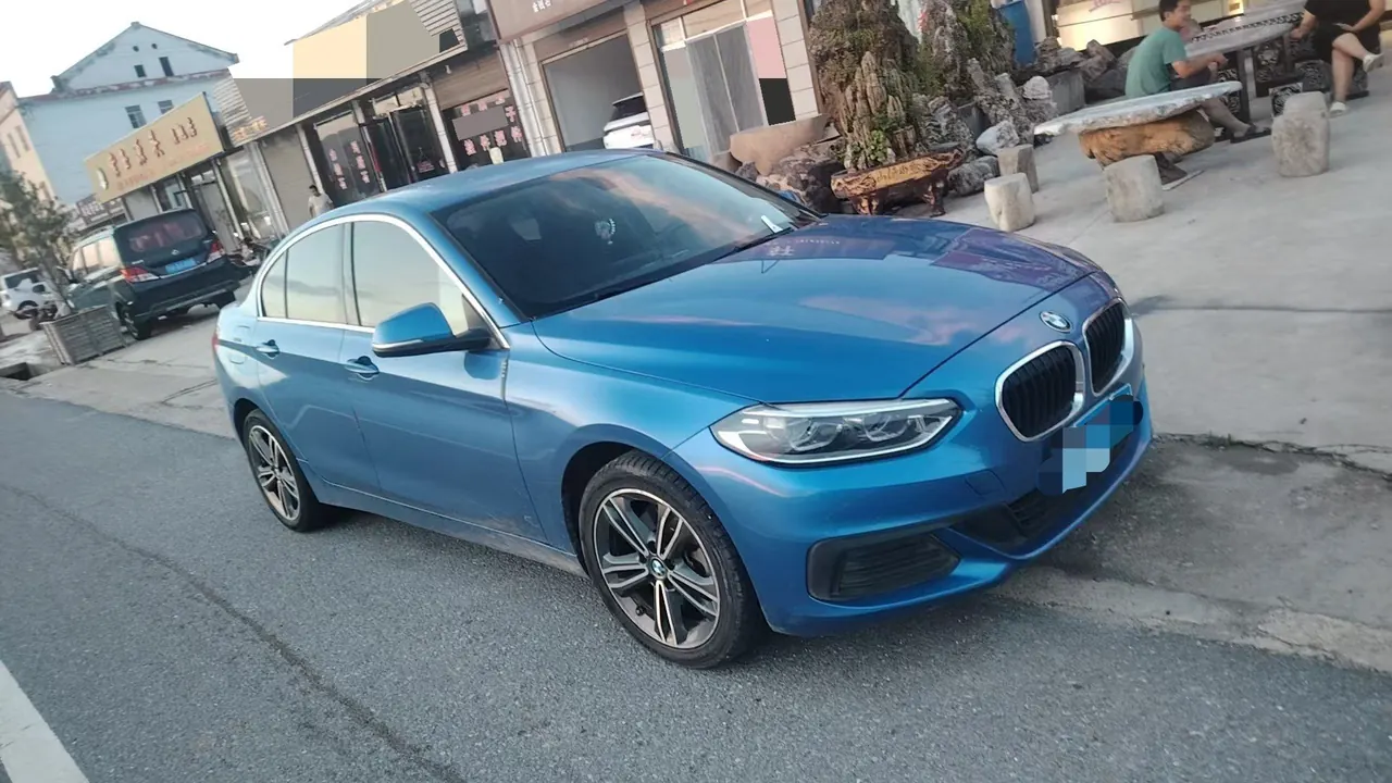 BMW 1 Series 2020 120i 1.5T Fashion Automatic 3