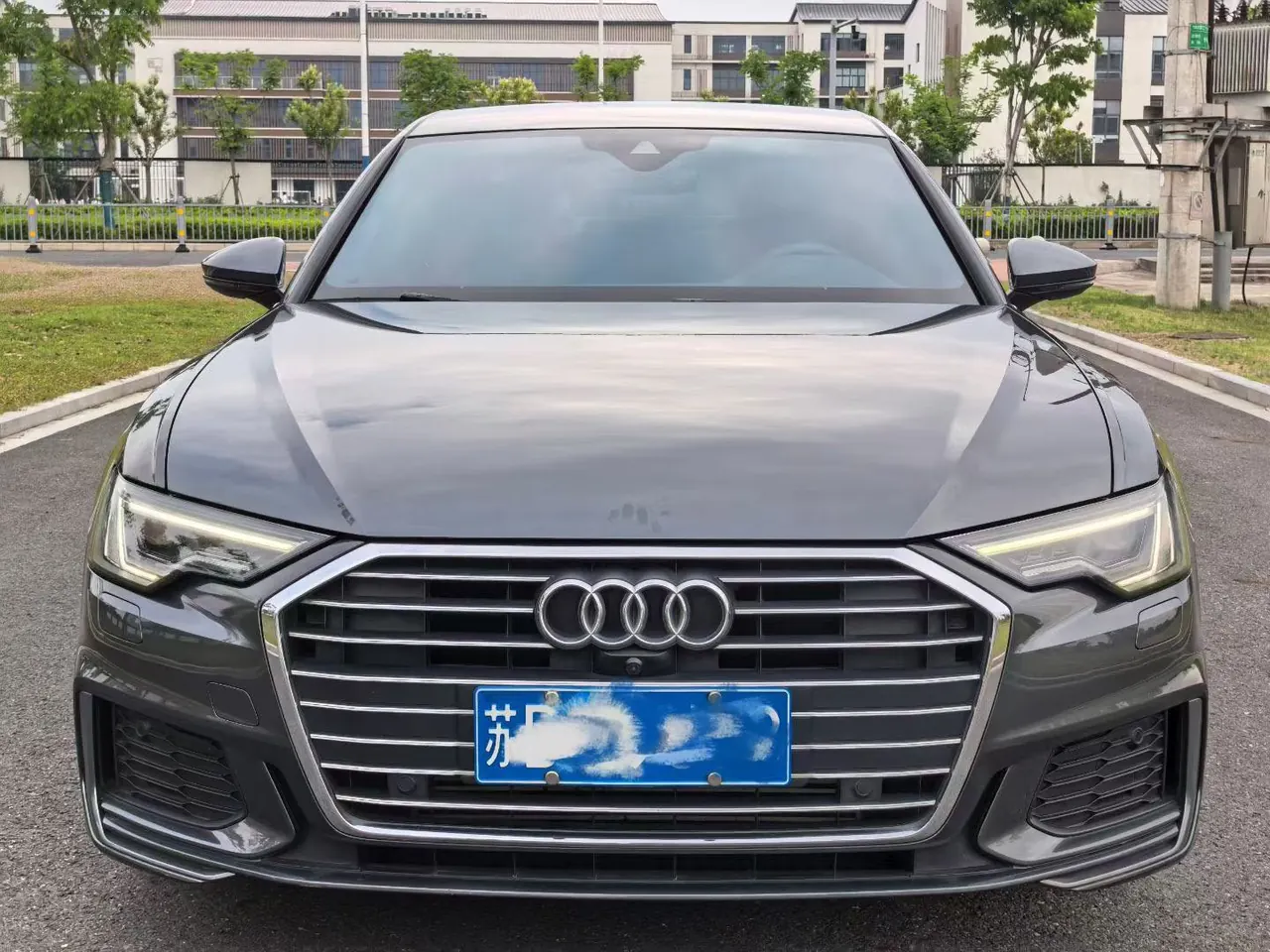 Audi 2021 A6L 2.0TFSI 40TFSI Deluxe Dynamic Automatic 2