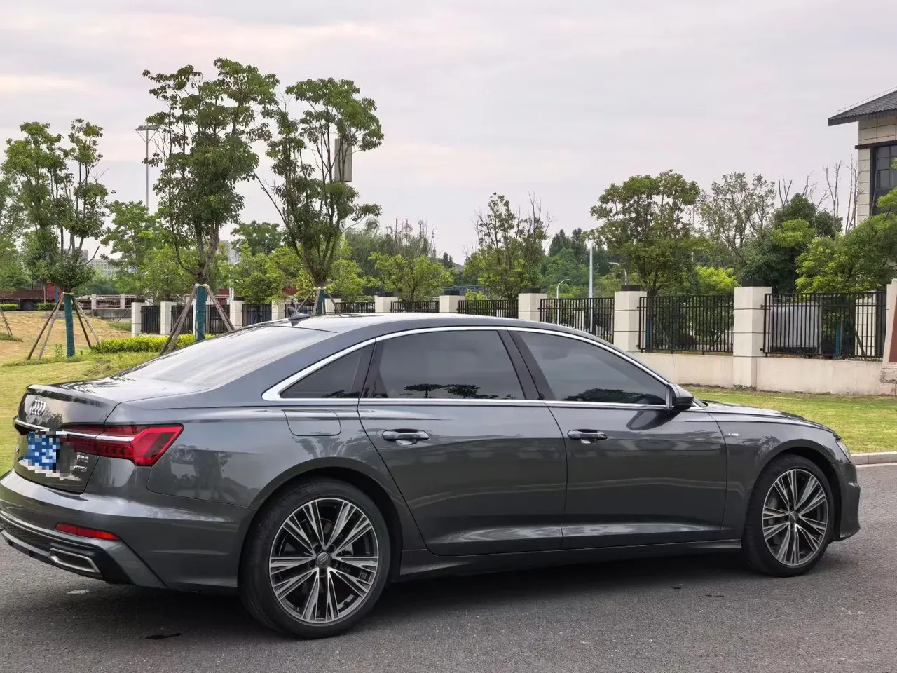 Audi 2021 A6L 2.0TFSI 40TFSI Deluxe Dynamic Automatic 8