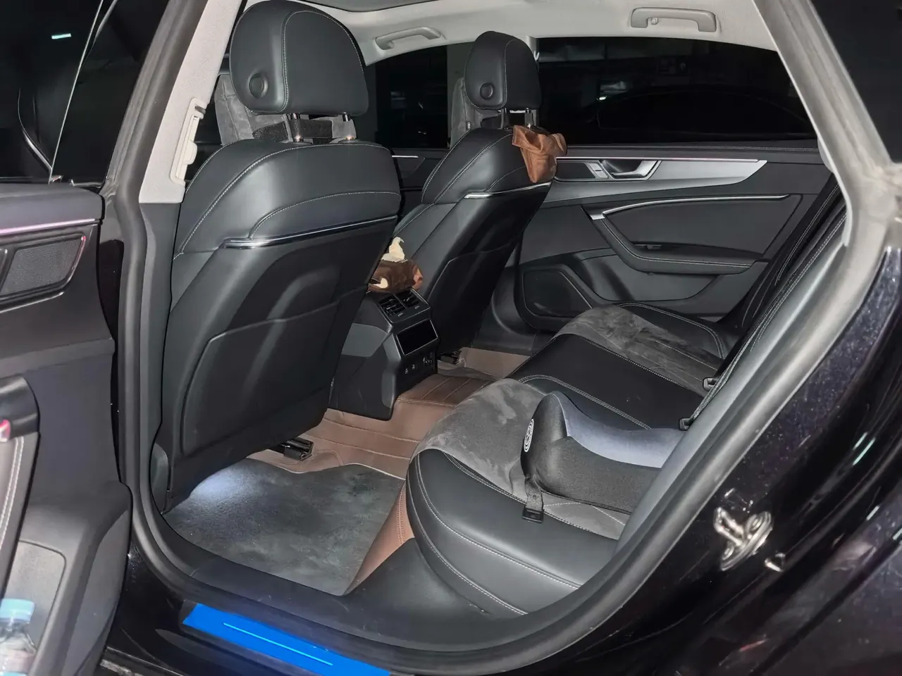Audi 2024 A7L 2.0TFSI 45TFSI Quattro S-line Black Samurai Edition Automatic Gear 3