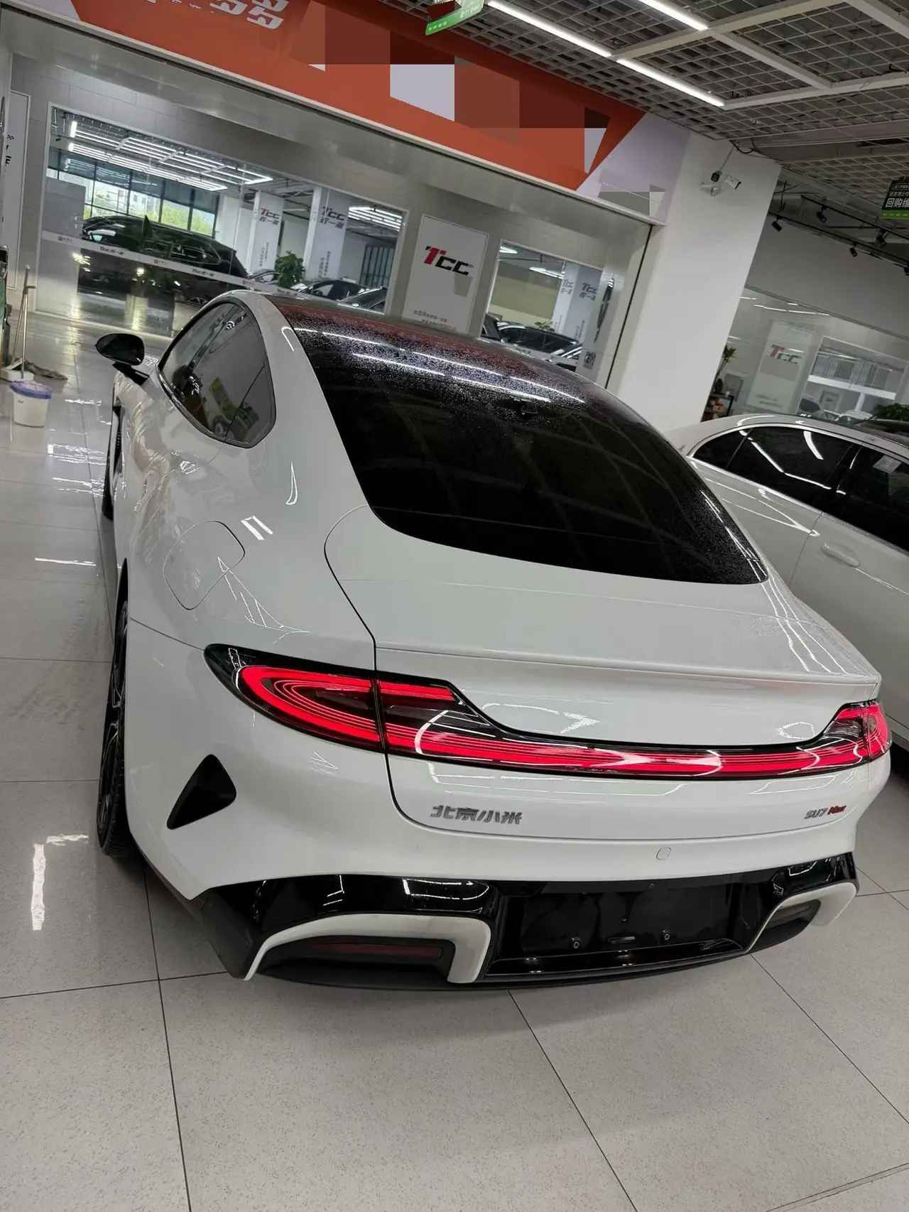MI 2024 SU 7 750km Four-wheel Drive Max Founding Edition Automatic Gear 4