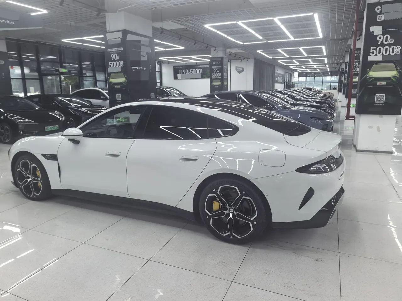 MI 2024 SU 7 750km Four-wheel Drive Max Founding Edition Automatic Gear 5