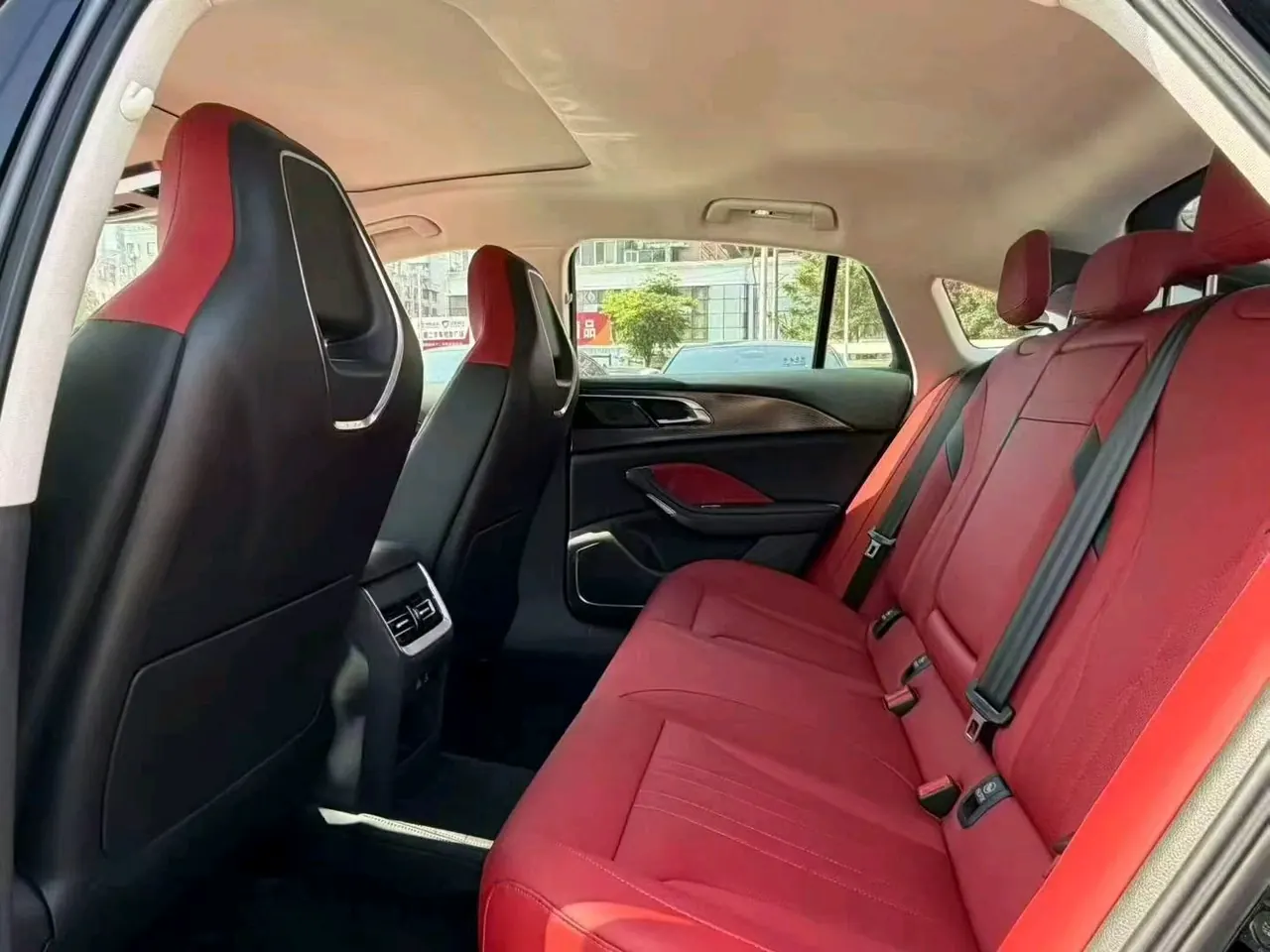 HongQi 2024 H6 2.0T to the United States version of automatic gear 6