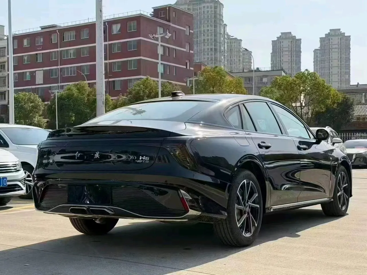 HongQi 2024 H6 2.0T to the United States version of automatic gear 7