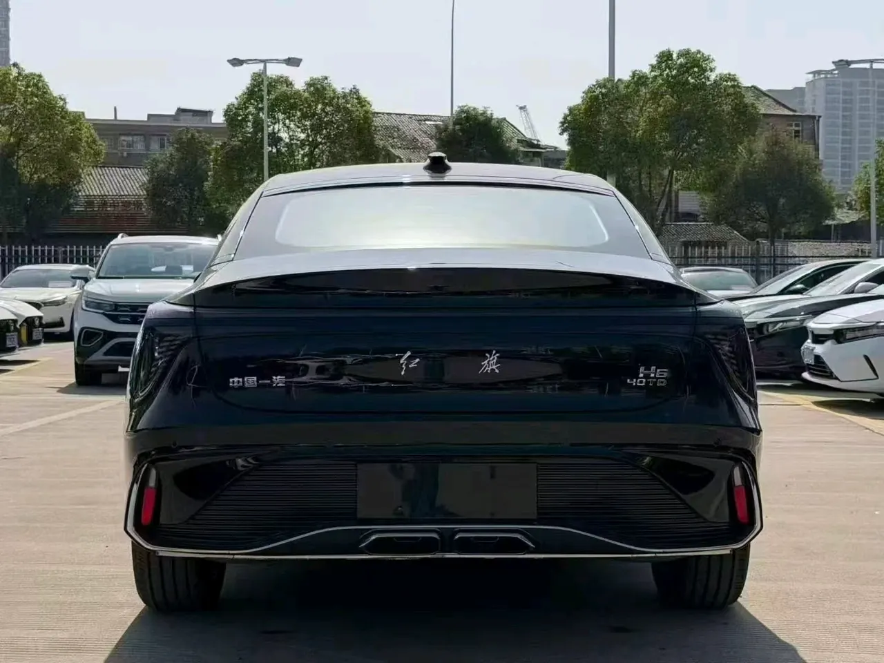 HongQi 2024 H6 2.0T to the United States version of automatic gear 8