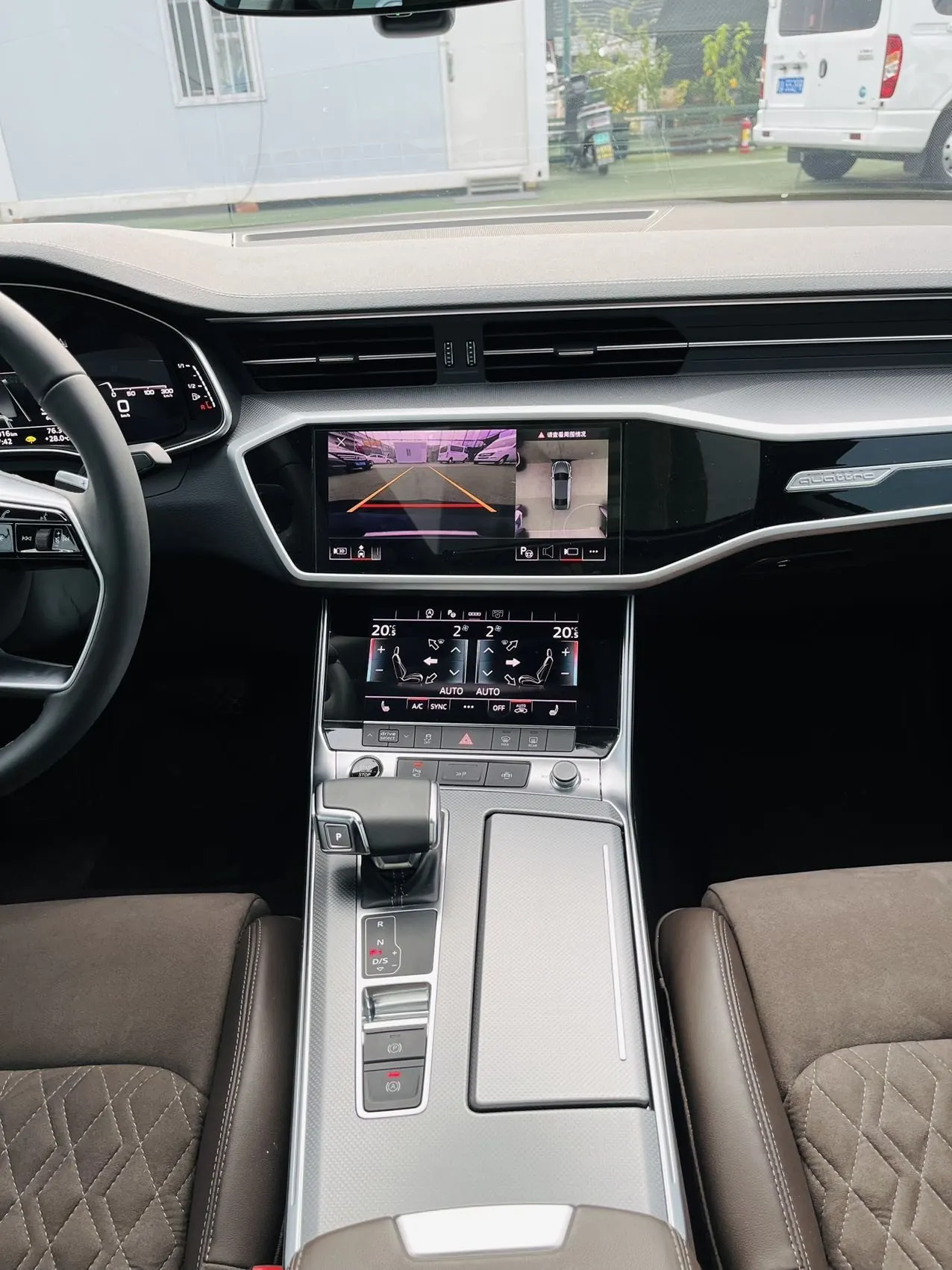 Audi 2024 A7L 2.0TFSI 45TFSI Quattro S-line see remote crystal flow set automatic gear 12