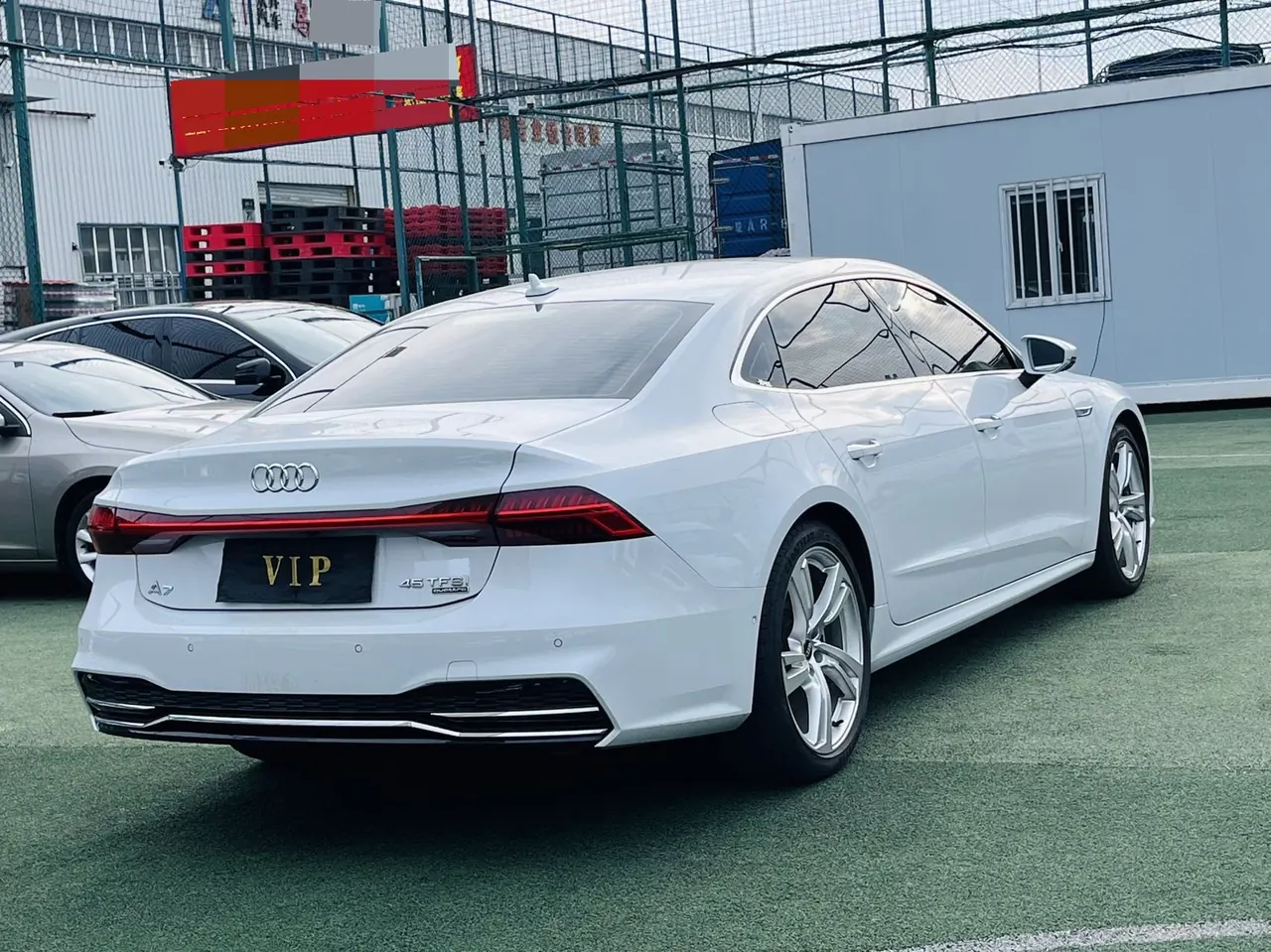 Audi 2024 A7L 2.0TFSI 45TFSI Quattro S-line see remote crystal flow set automatic gear 16