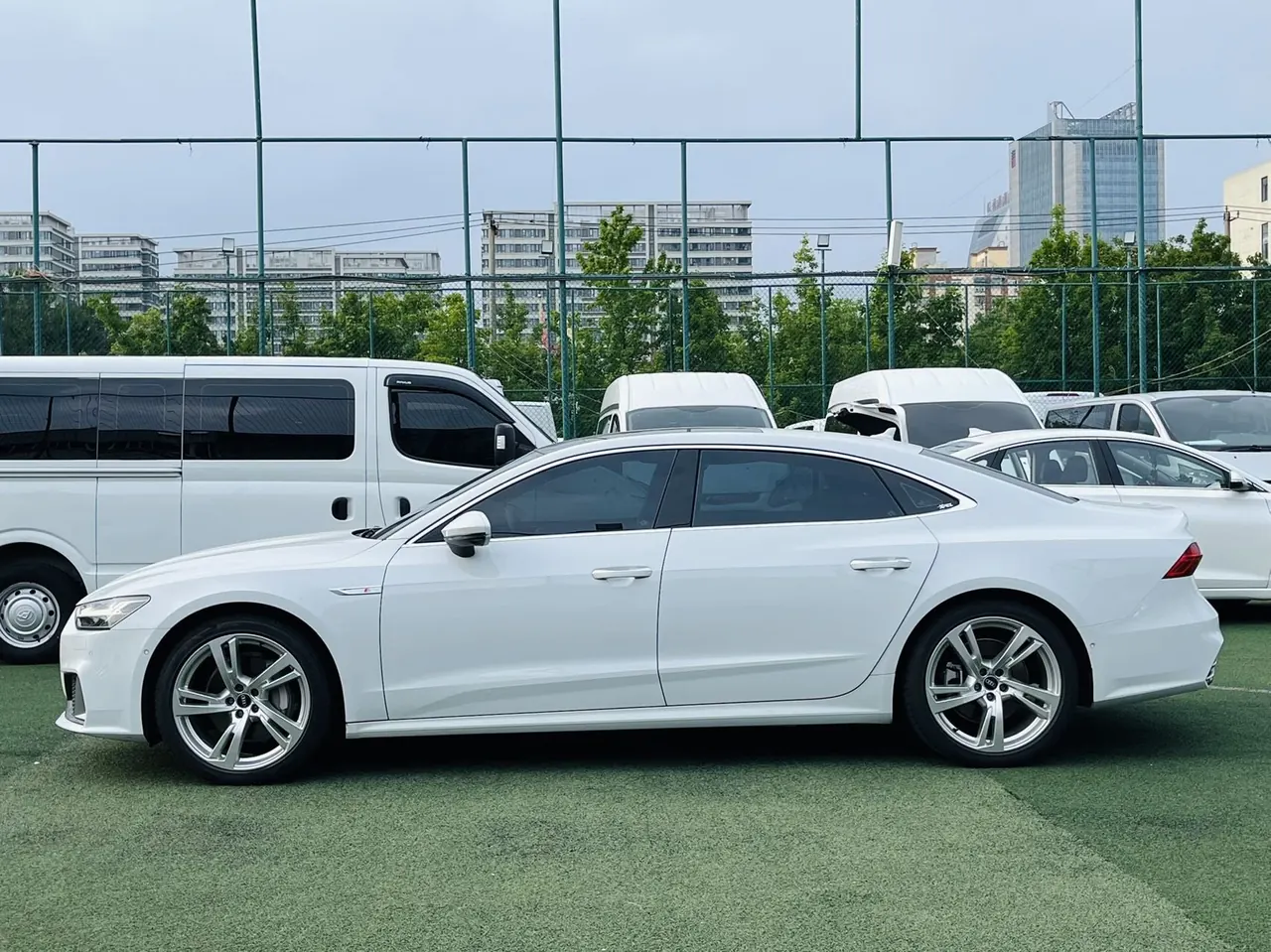 Audi 2024 A7L 2.0TFSI 45TFSI Quattro S-line see remote crystal flow set automatic gear 4