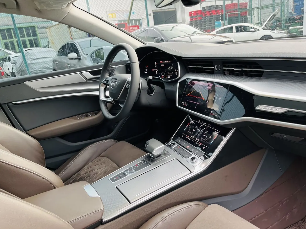 Audi 2024 A7L 2.0TFSI 45TFSI Quattro S-line see remote crystal flow set automatic gear 7