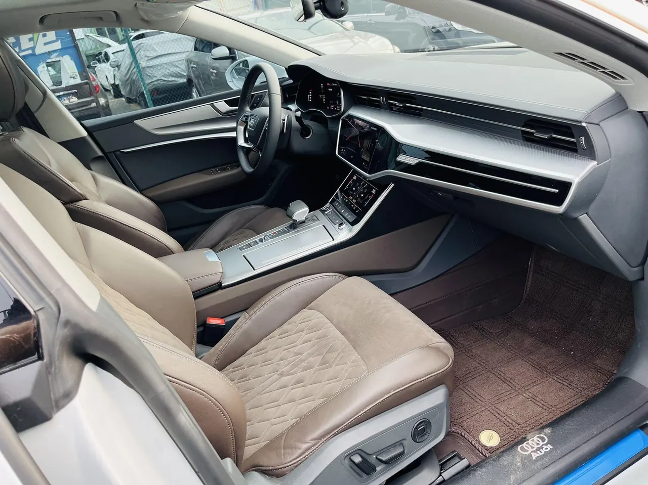 Audi 2024 A7L 2.0TFSI 45TFSI Quattro S-line see remote crystal flow set automatic gear 8