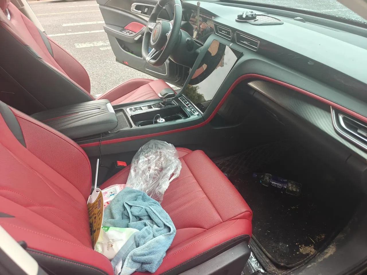 HongQi 2025 H6 2.0T to the United States version of automatic gear 3