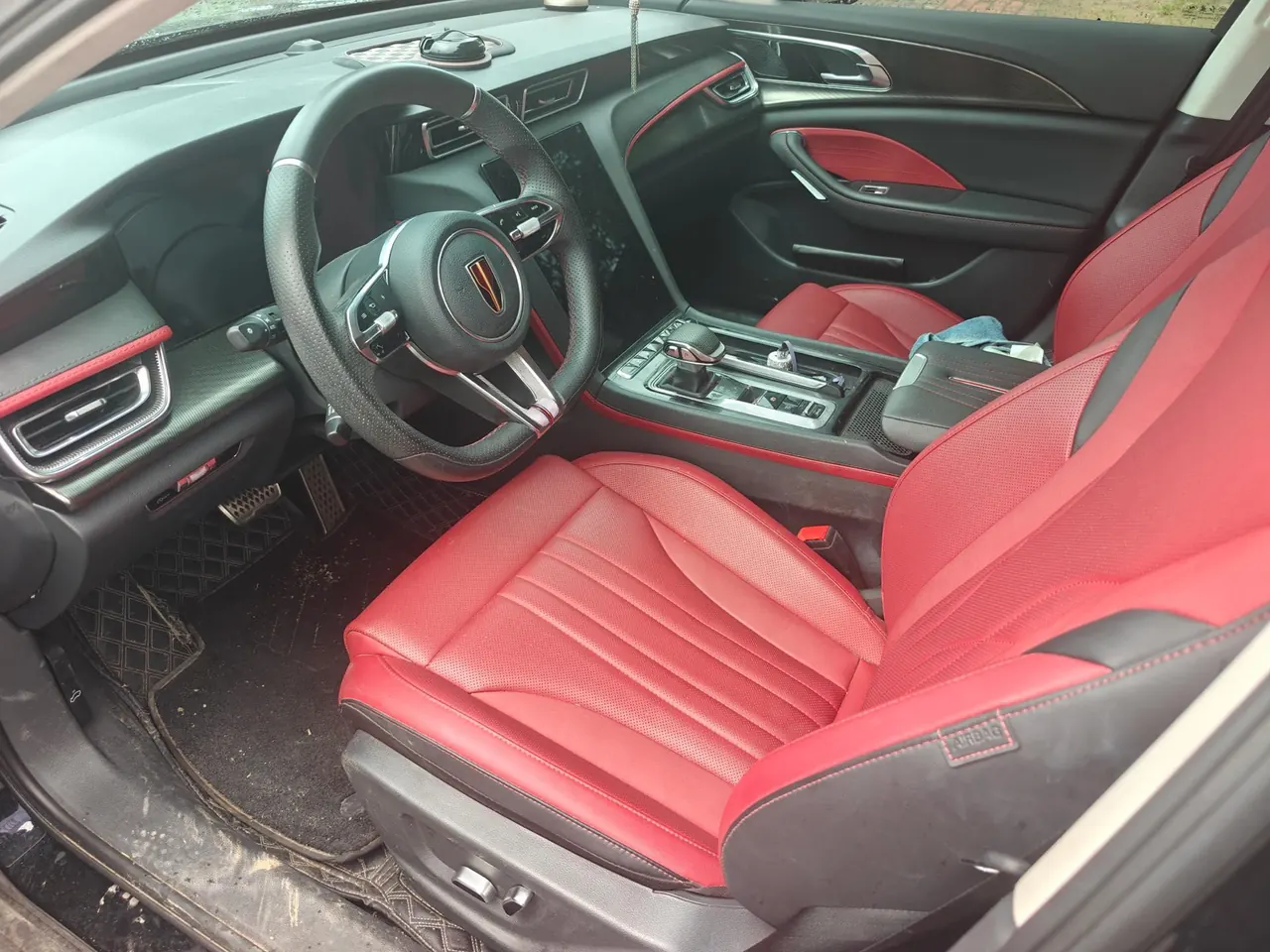 HongQi 2025 H6 2.0T to the United States version of automatic gear 5