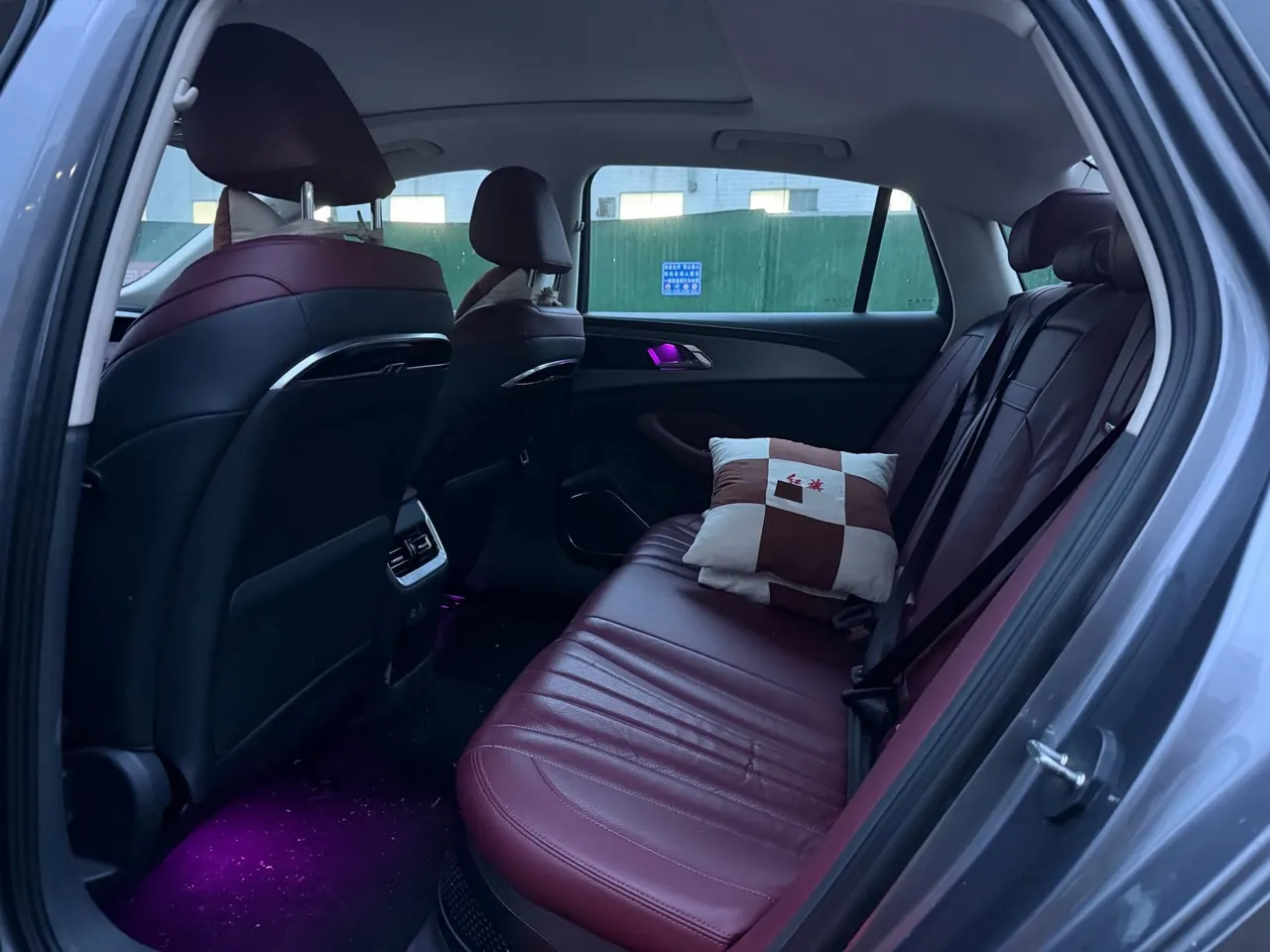 HongQi 2023 H5 HEV 1.5T stepless smart flag smooth version of automatic gear 5