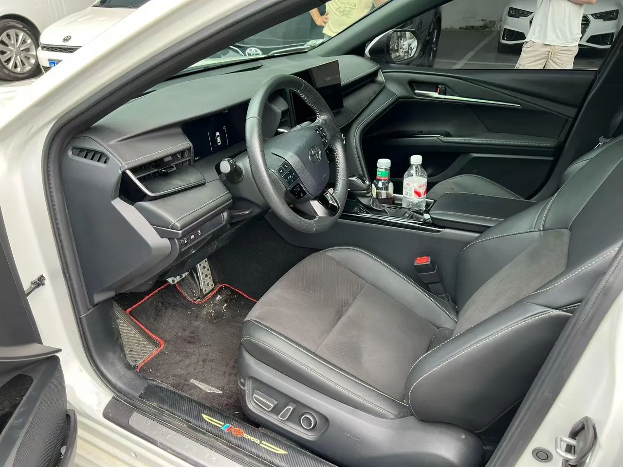 Toyota 2024 Camry Dual Engine 2.0HS Stepless Sports Edition Automatic Gear 4