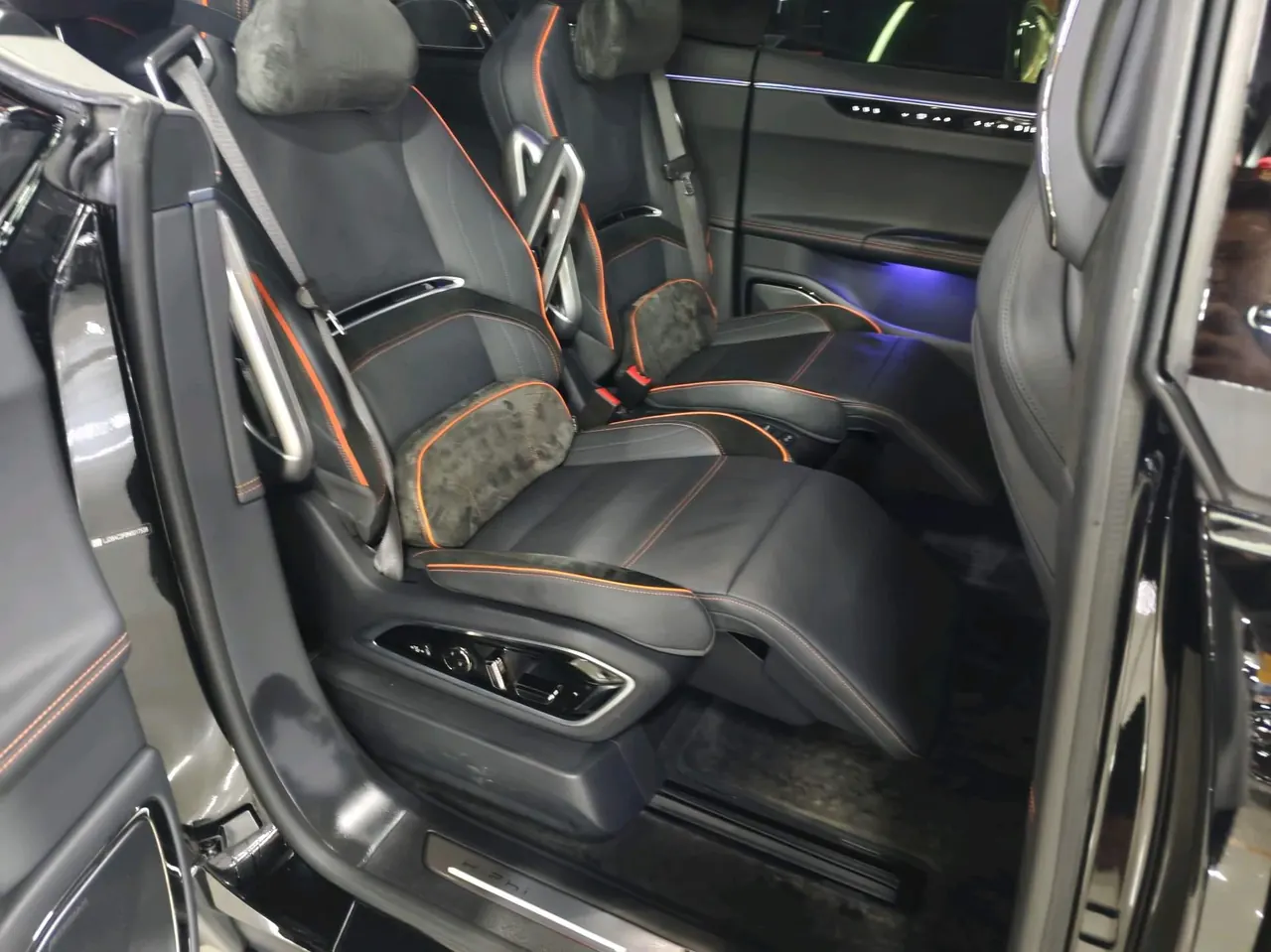 HiPhi 2021 HiPhi X Flagship 6-seat Automatic Gear 5