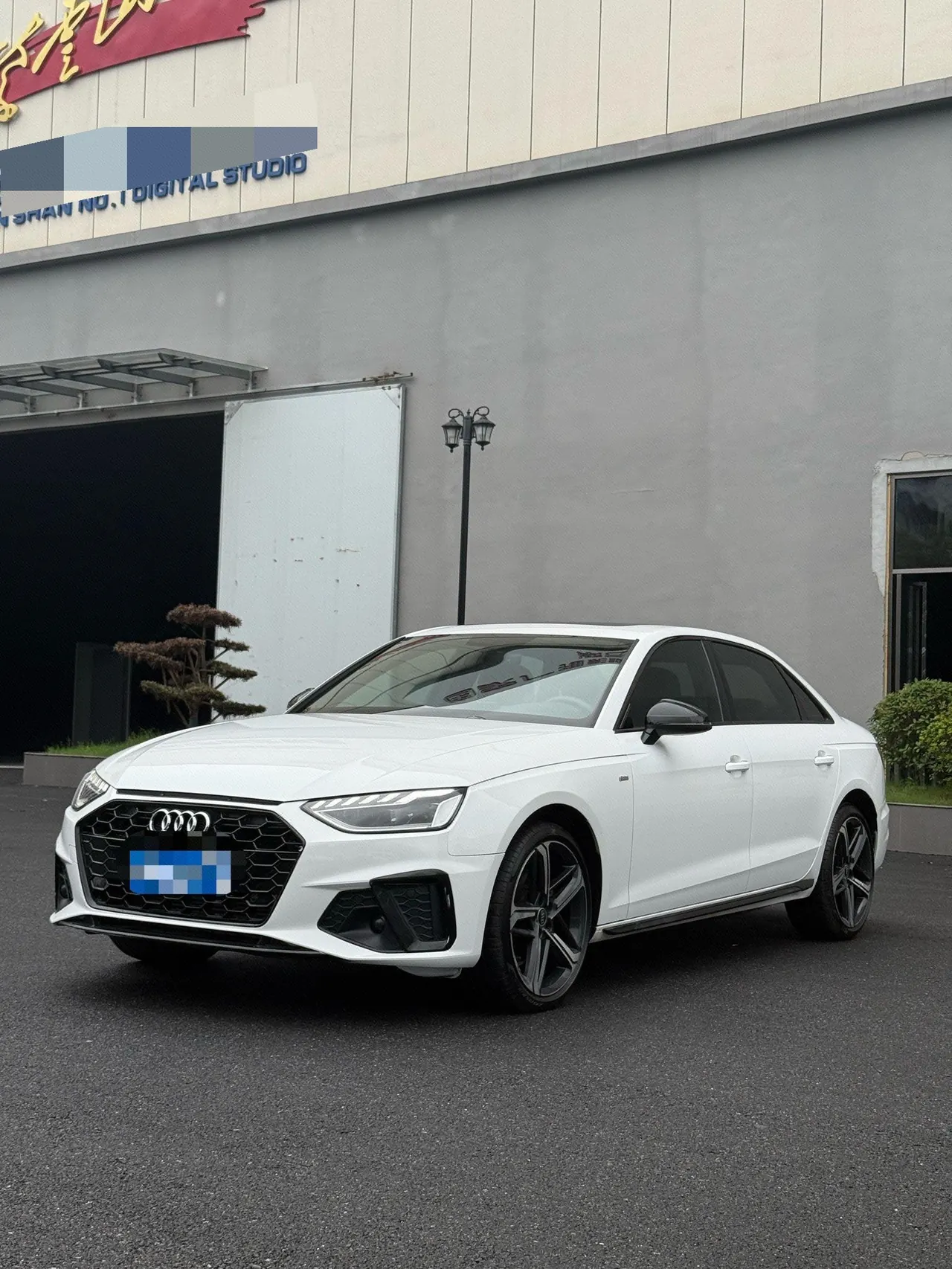 Open image lightbox: Audi 2024 A4L 2.0TFSI 40TFSI Deluxe Dynamic Automatic