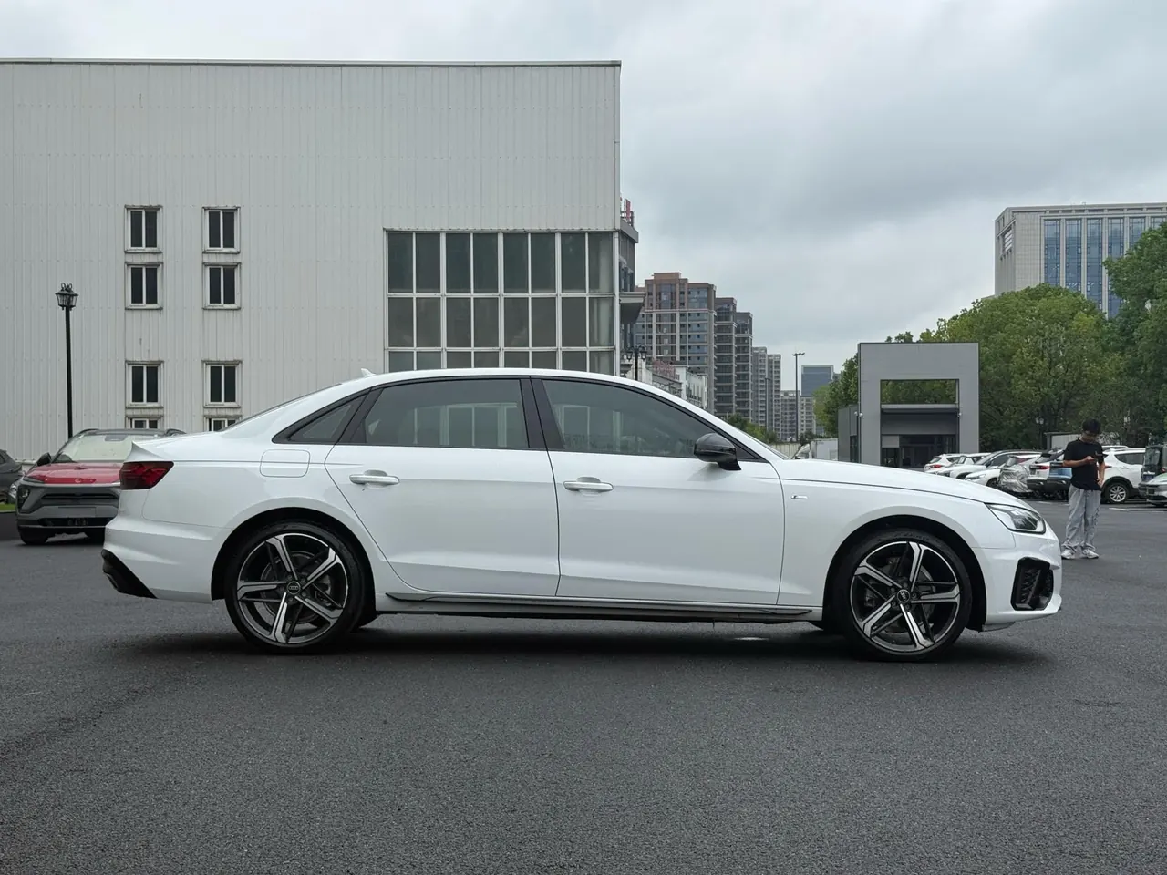Audi 2024 A4L 2.0TFSI 40TFSI Deluxe Dynamic Automatic 13