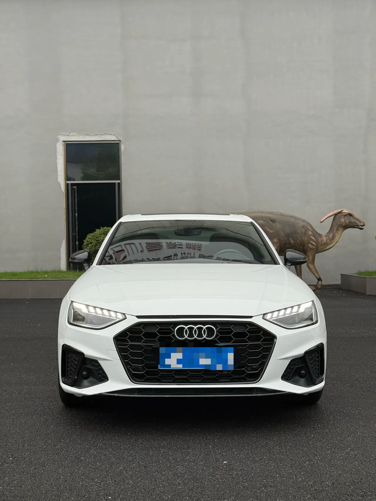 Audi 2024 A4L 2.0TFSI 40TFSI Deluxe Dynamic Automatic 2