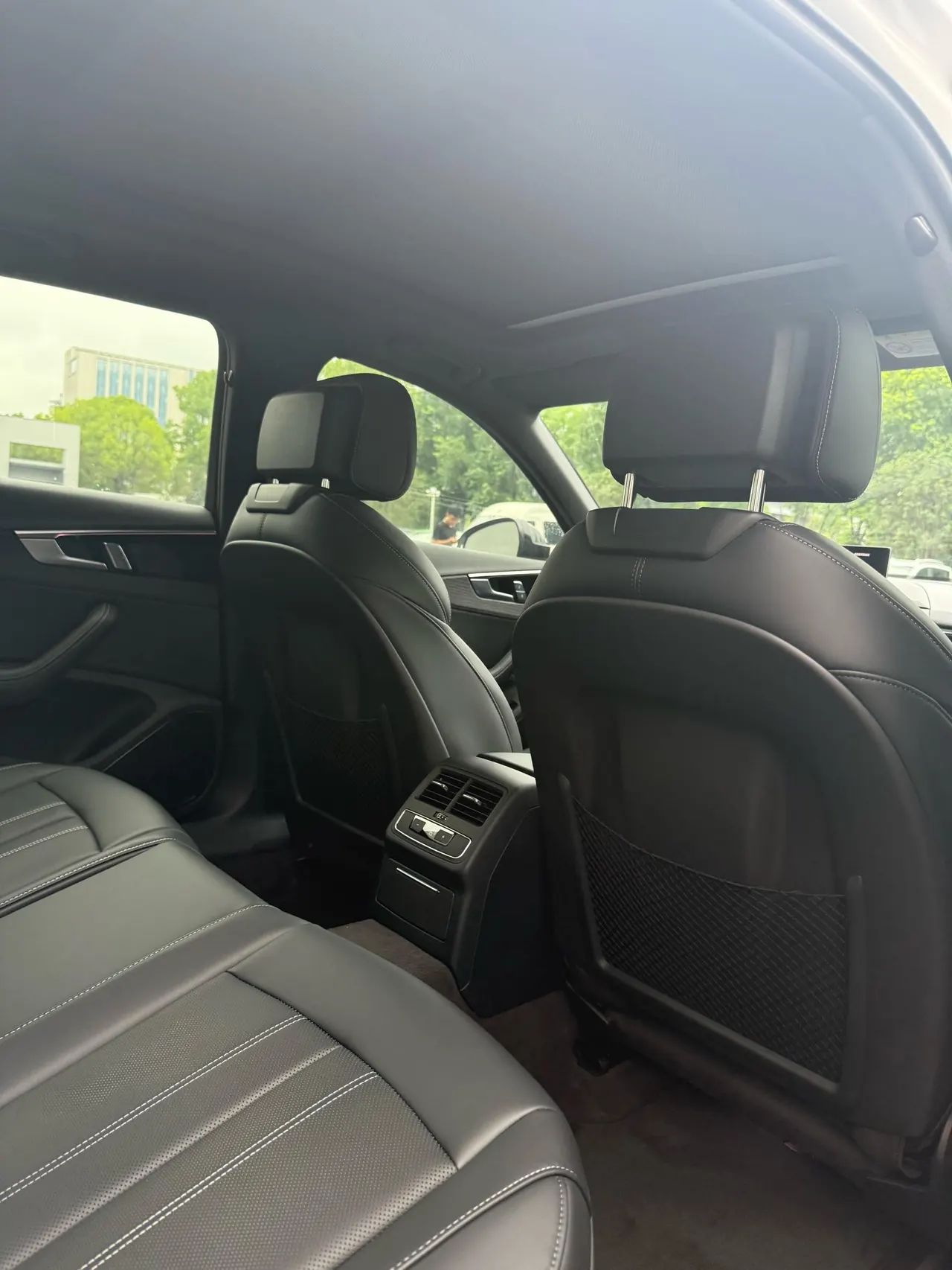 Audi 2024 A4L 2.0TFSI 40TFSI Deluxe Dynamic Automatic 8