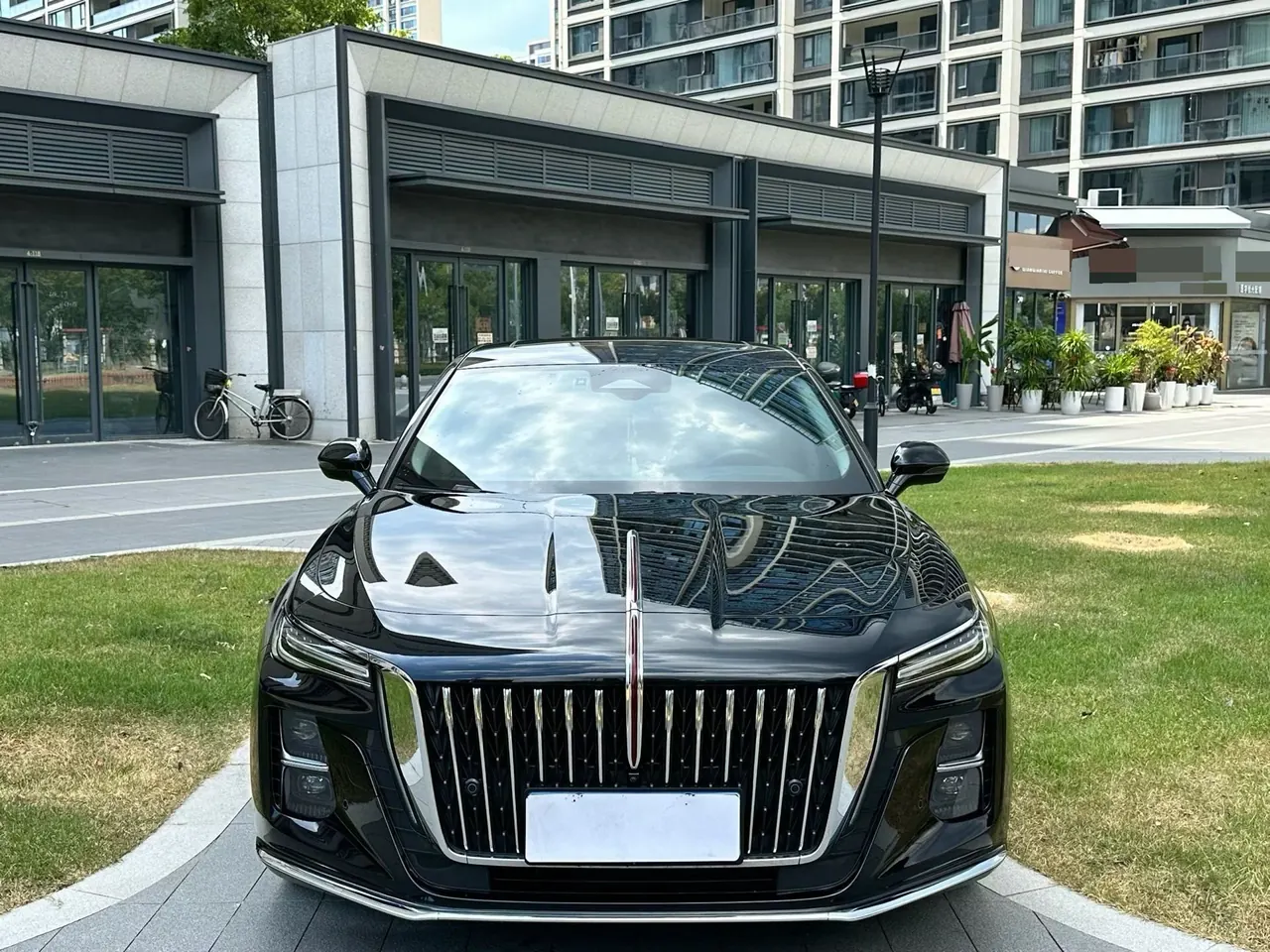 HongQi 2023 H5 2.0T Zhilian Flag Edition Automatic Gear 2