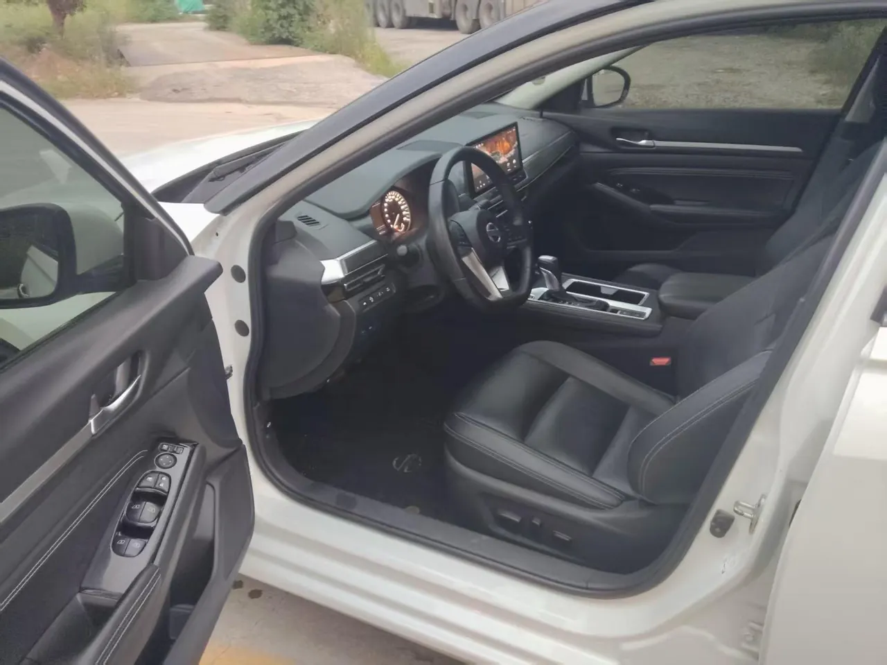 Nissan 2022 Teana 2.0 Stepless XL-TLS Pleasant Edition Automatic Gear 4