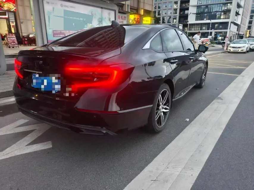 Honda 2022 10th Generation Accord Hybrid 2.0 Stepless Magic Night Reed Edition Automatic Gear 3