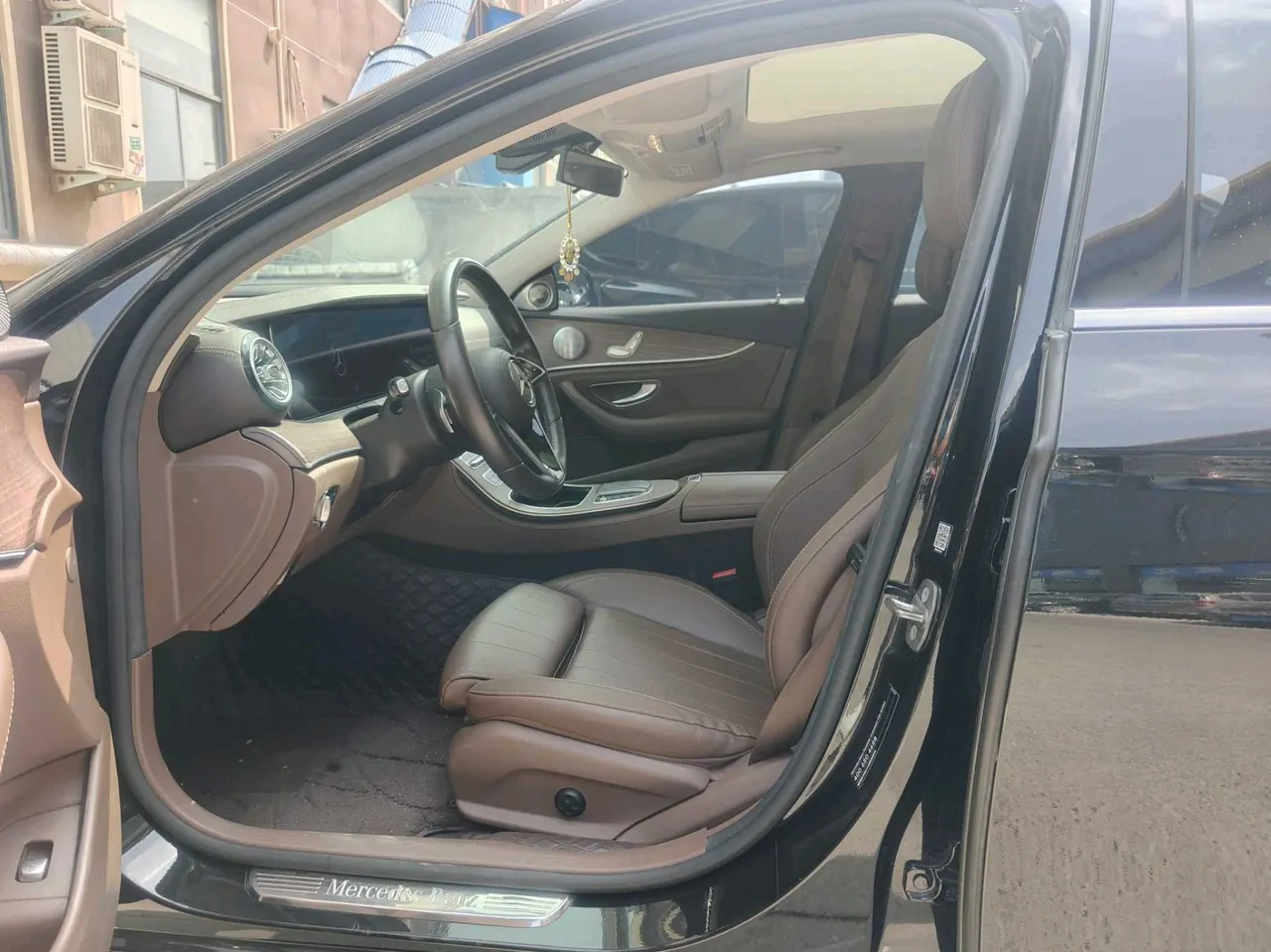 Mercedes Benz E Class 2021 E 260 L 2.0T (changed) automatic gear 5