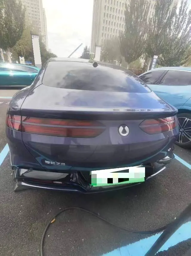 Denza 2024 Denza Z9 2.0T Stepless 1100km Four-wheel Drive Max Edition Automatic Gear 3