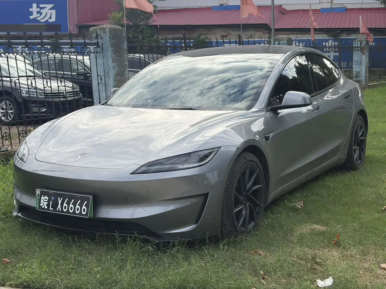 Open image lightbox: Tesla 2024 Model 3 high-performance all-wheel drive version automatic transmission
