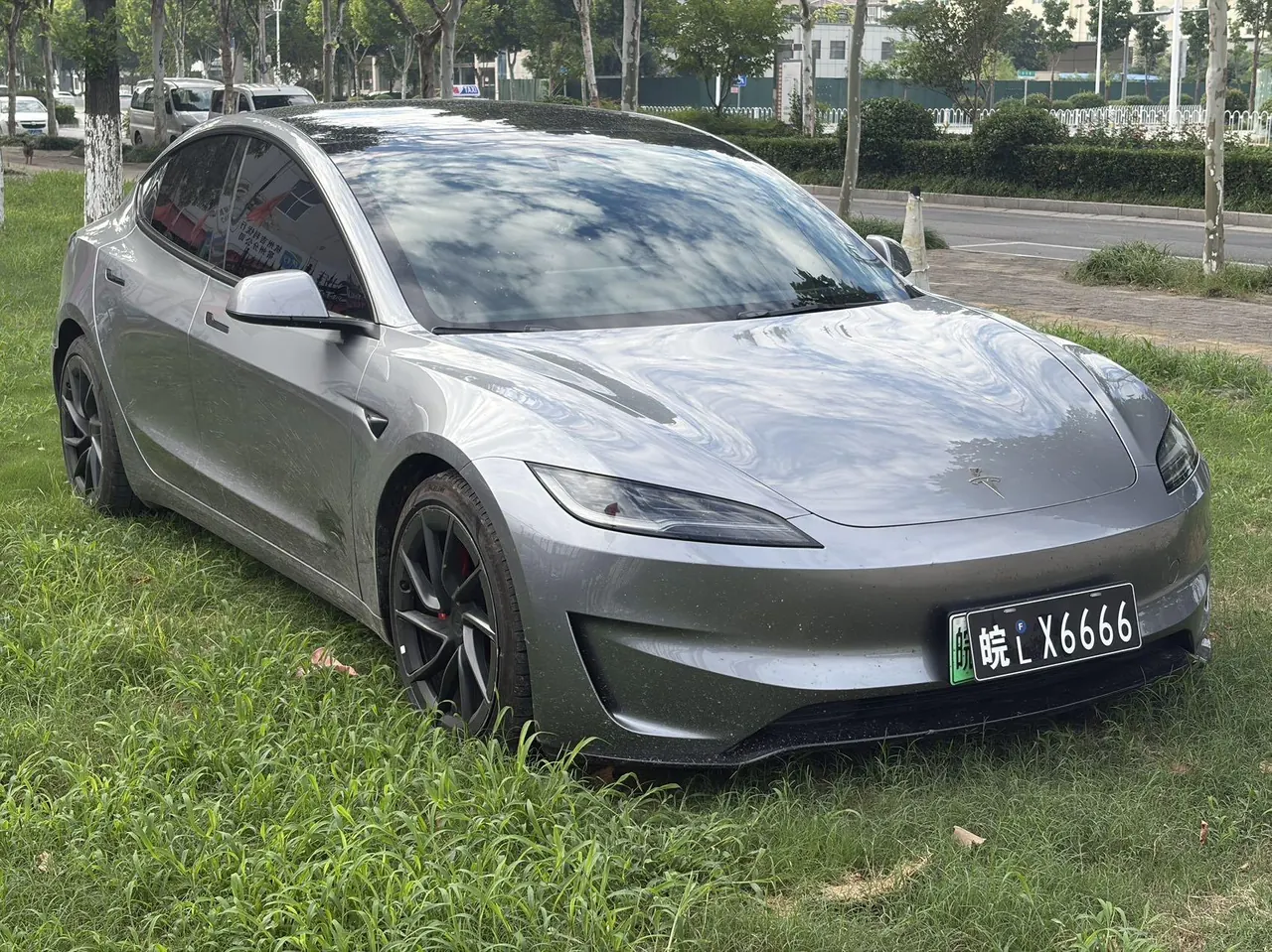Tesla 2024 Model 3 high-performance all-wheel drive version automatic transmission 6