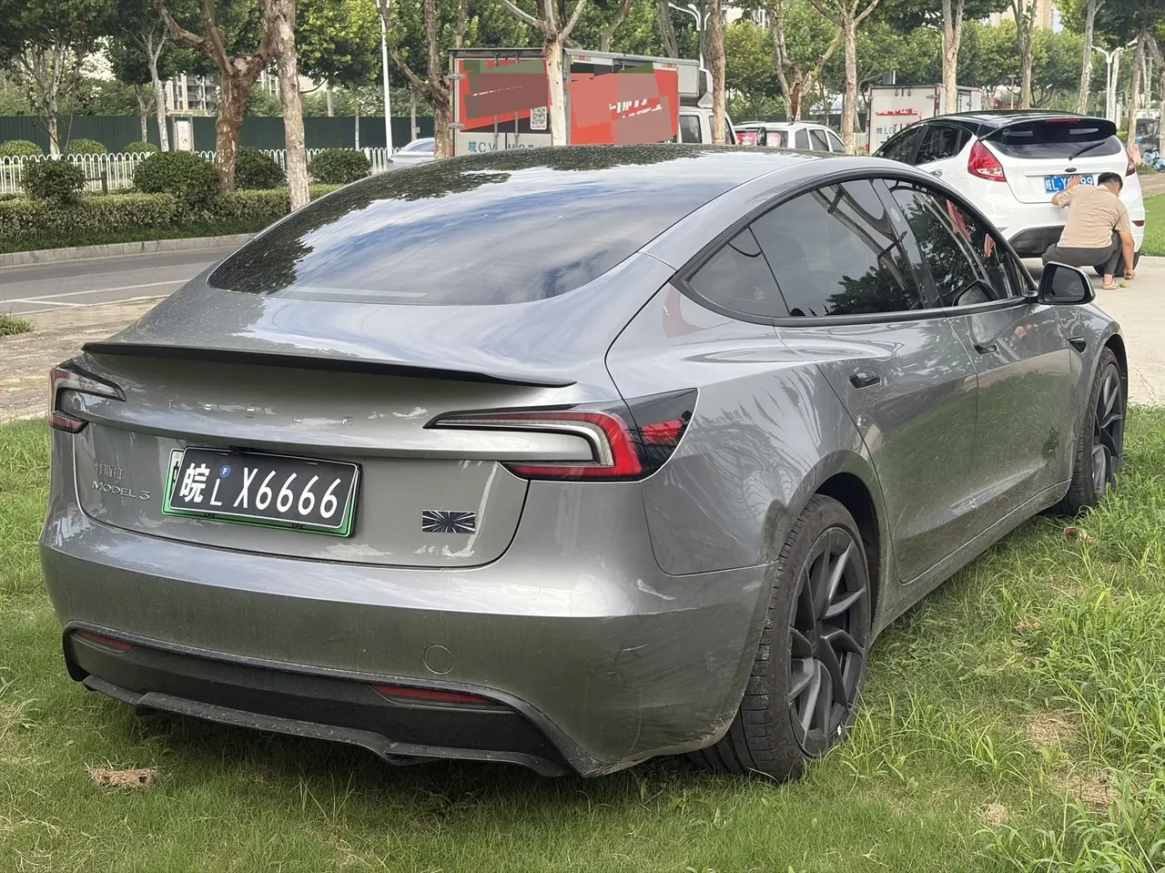 Tesla 2024 Model 3 high-performance all-wheel drive version automatic transmission 7