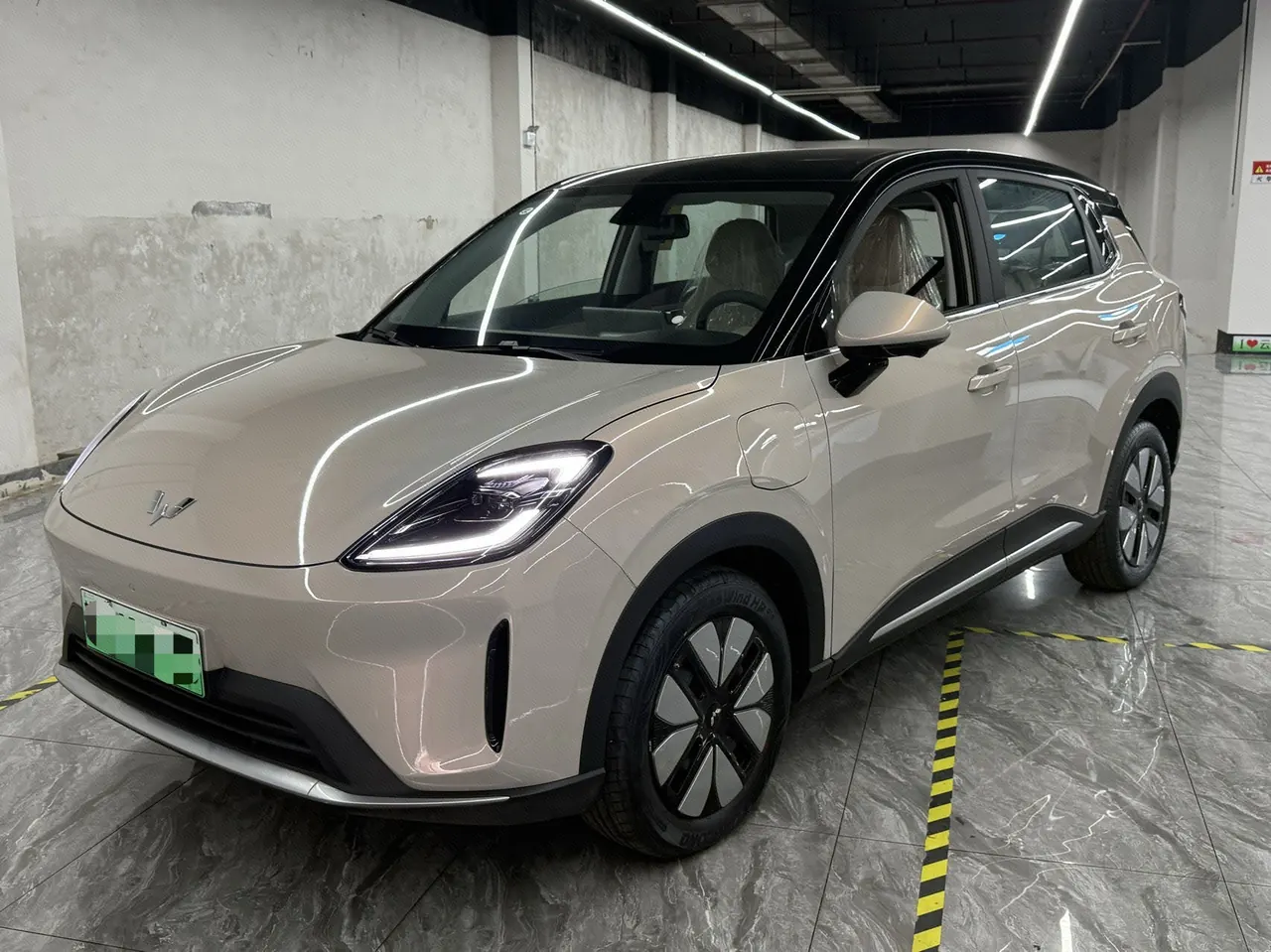 Open image lightbox: WuLing 2025 Plantronics S 430km Exclusive Automatic Transmission
