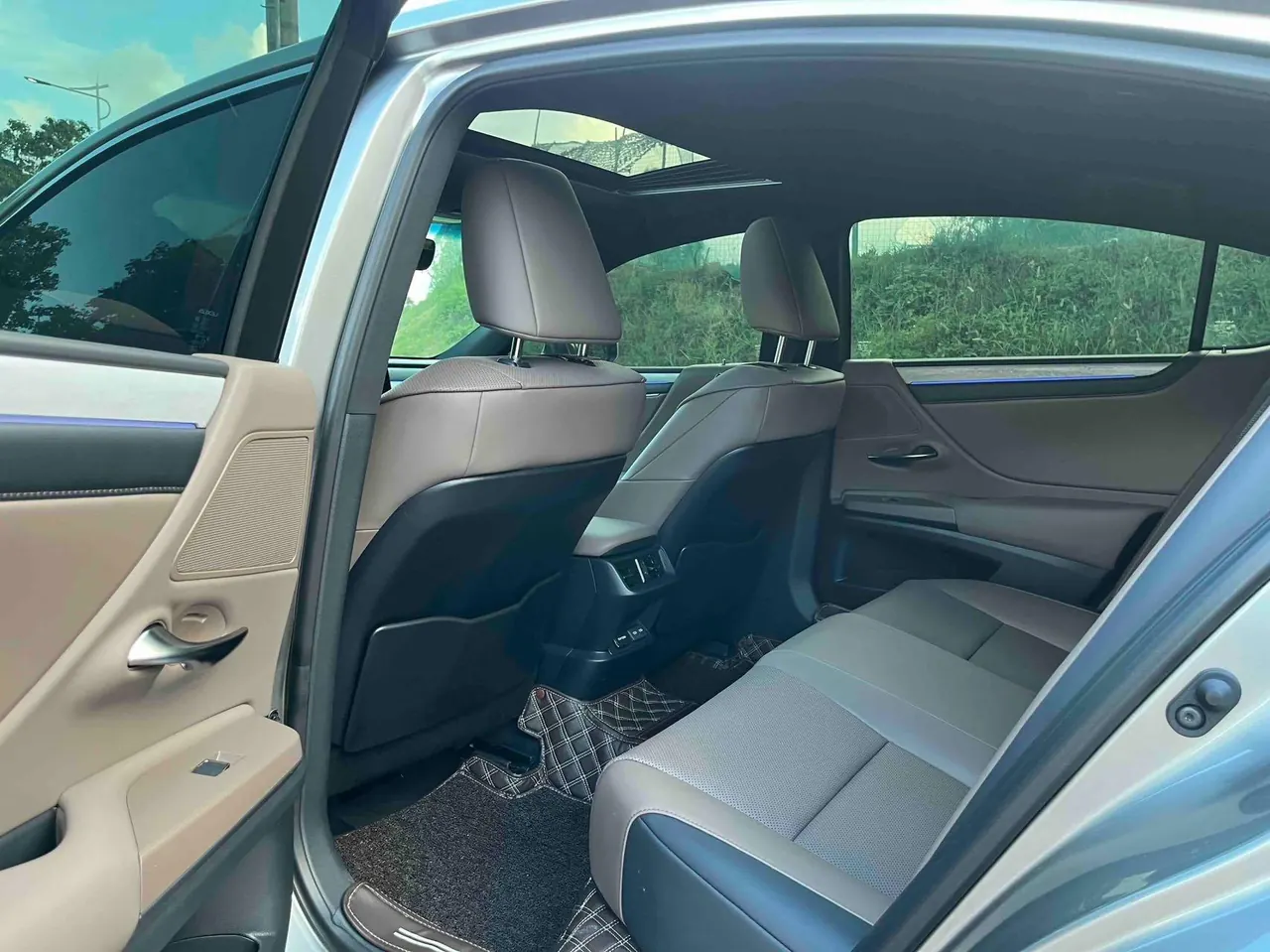 Lexus ES (Imported) 2025 ES200 2.0 Stepless Edition Automatic Gear 6