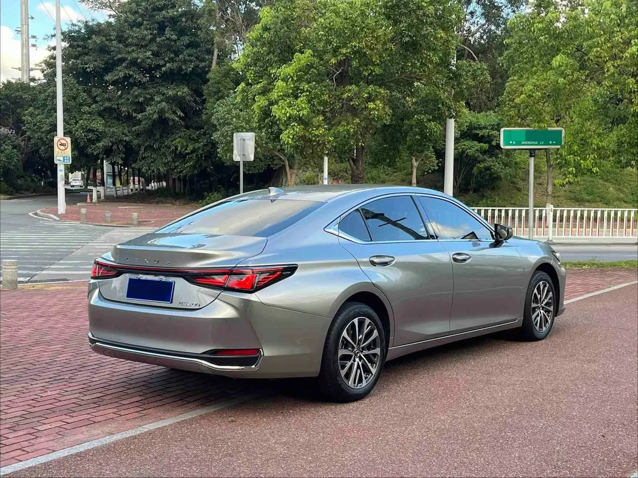 Lexus ES (Imported) 2025 ES200 2.0 Stepless Edition Automatic Gear 7