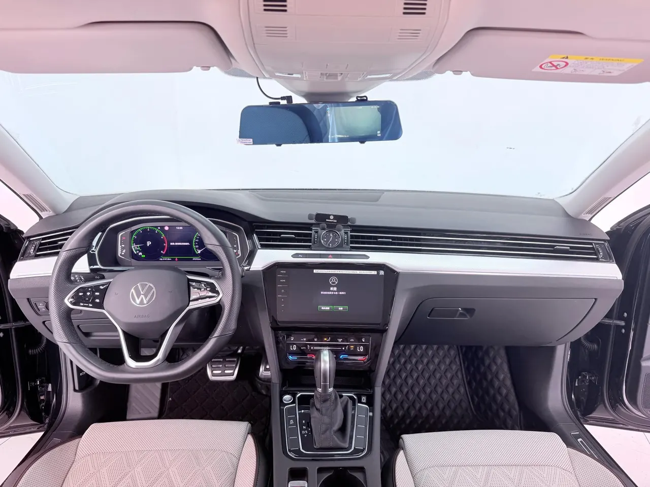 Volkswagen 2023 Magotan 2.0TSI 330TSI 2 million Commemorative Luxury Automatic Gear 5