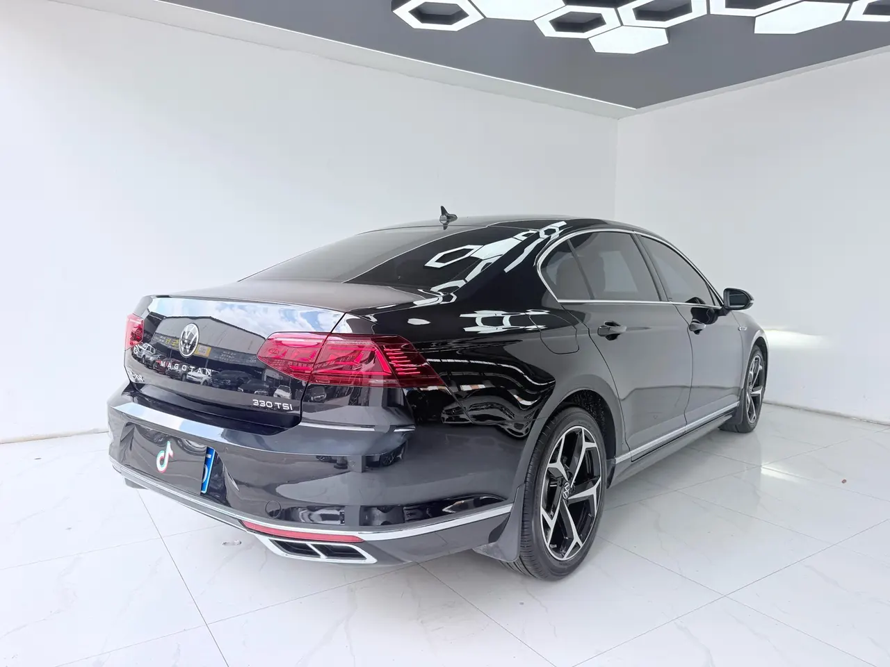 Volkswagen 2023 Magotan 2.0TSI 330TSI 2 million Commemorative Luxury Automatic Gear 7