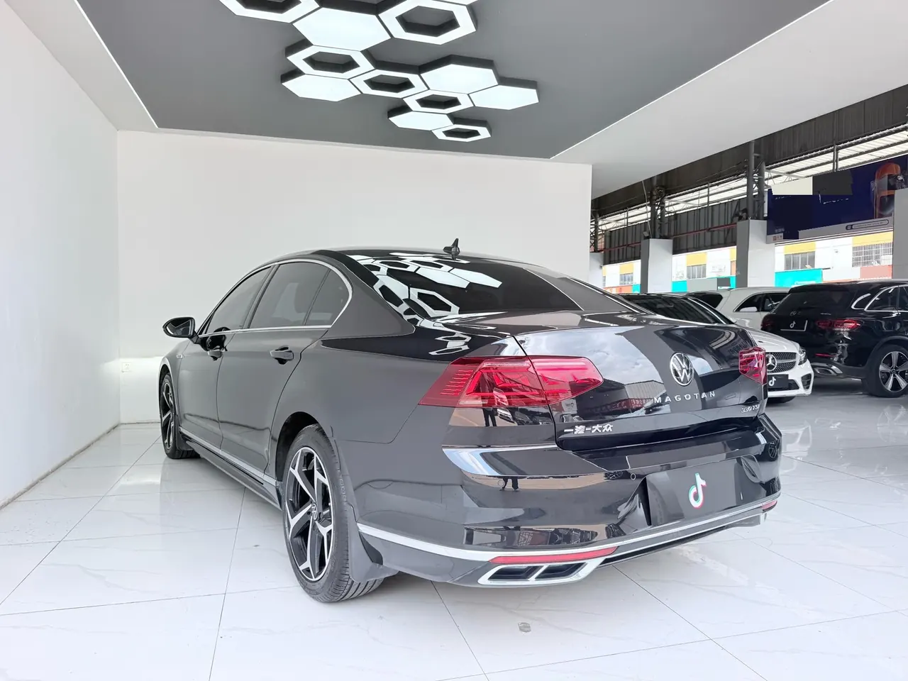 Volkswagen 2023 Magotan 2.0TSI 330TSI 2 million Commemorative Luxury Automatic Gear 9