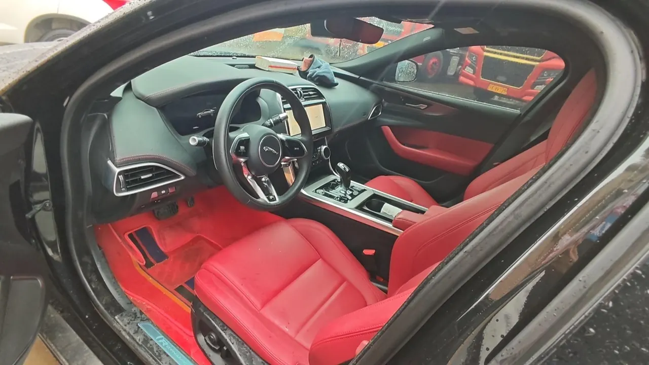 Jaguar 2021 XEL 2.0T 250PS R-DYNAMIC S Enterprising Sports Edition Automatic Gear 3