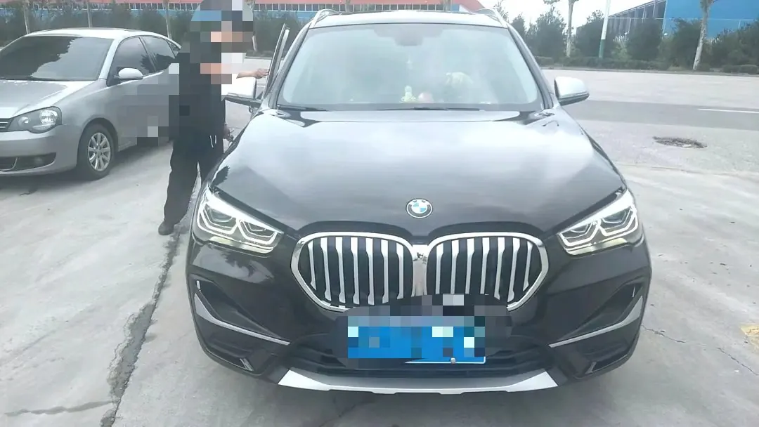 BMW 2022 X1 sDrive20Li 1.5T fashion automatic gear 2