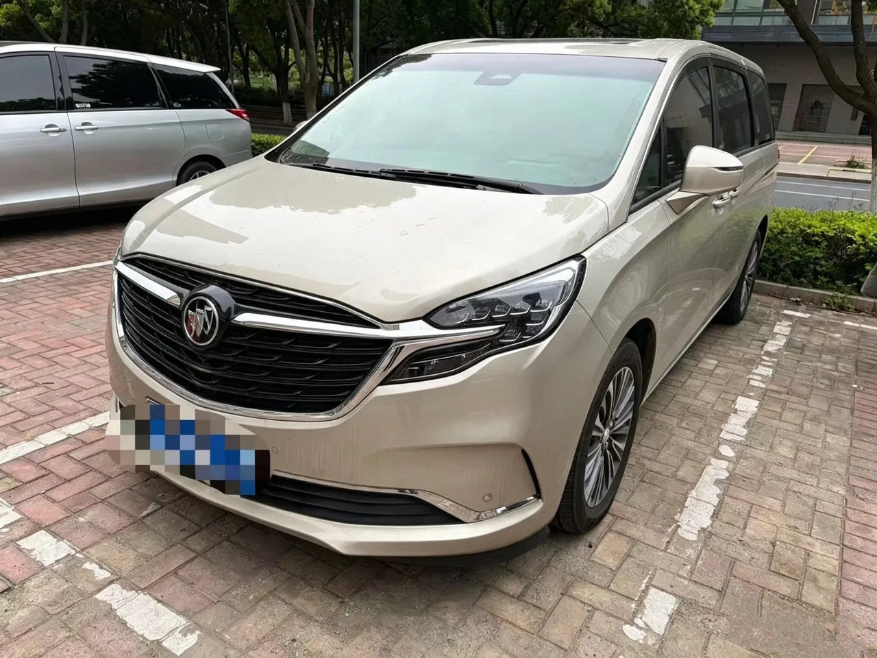 Open image lightbox: Buick 2022 GL8 ES Lu Zun 48V 2.0T 653T Smart Luxury Automatic Gear