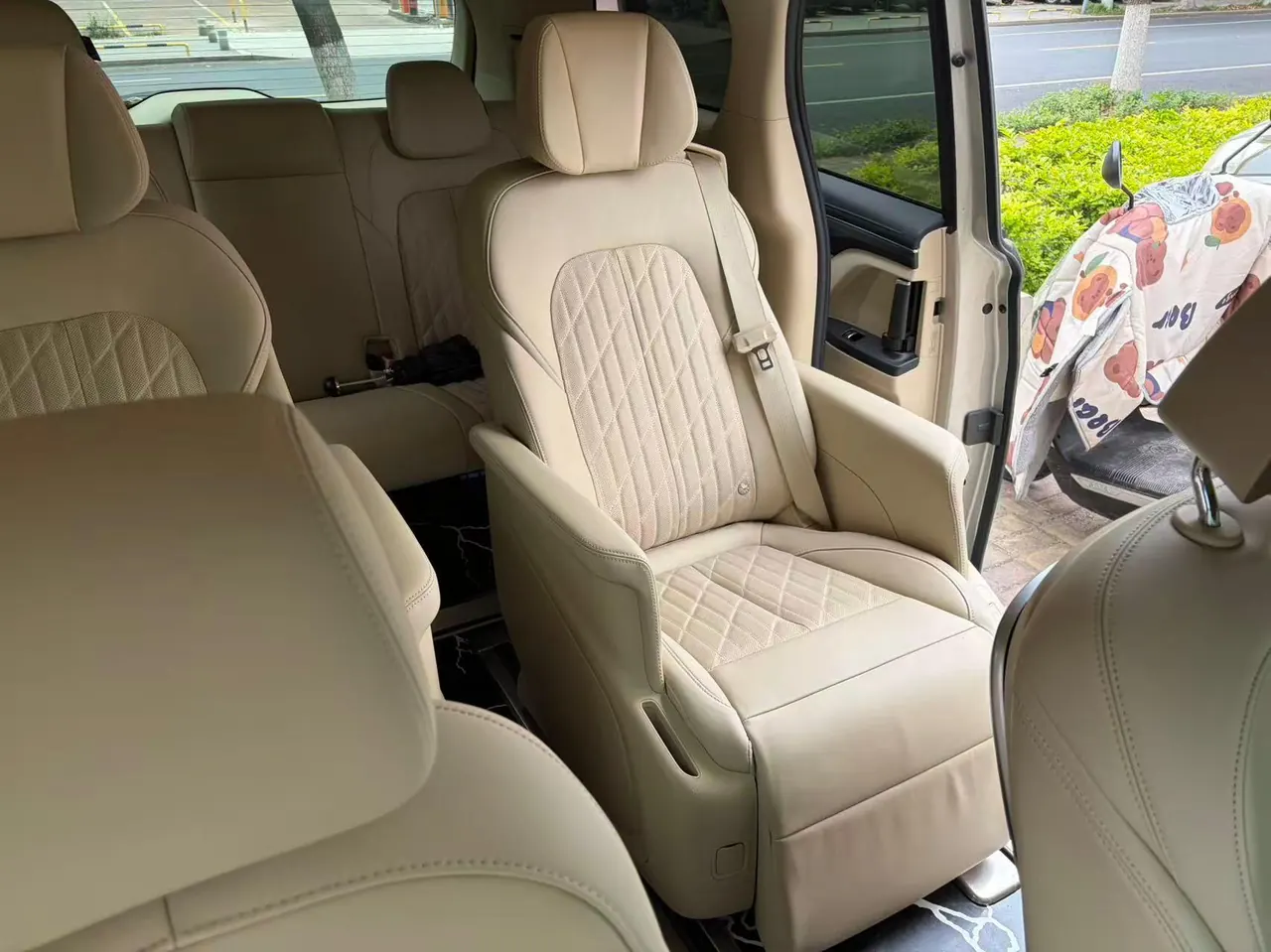Buick 2022 GL8 ES Lu Zun 48V 2.0T 653T Smart Luxury Automatic Gear 3