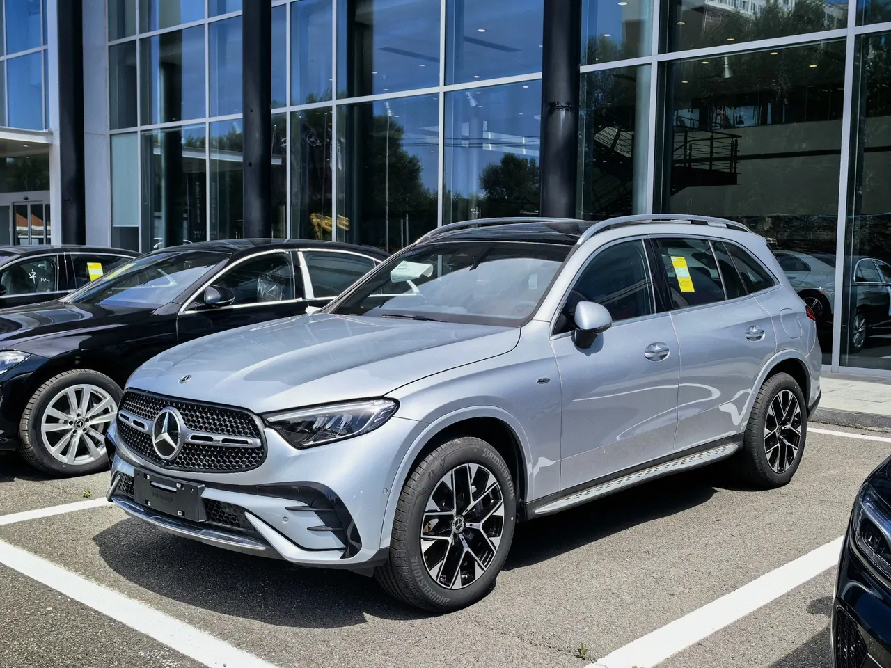 Mercedes Benz GLC Class 2025 GLC 350 e L 4MATIC 2.0T Collection Edition Automatic Gear - View 1