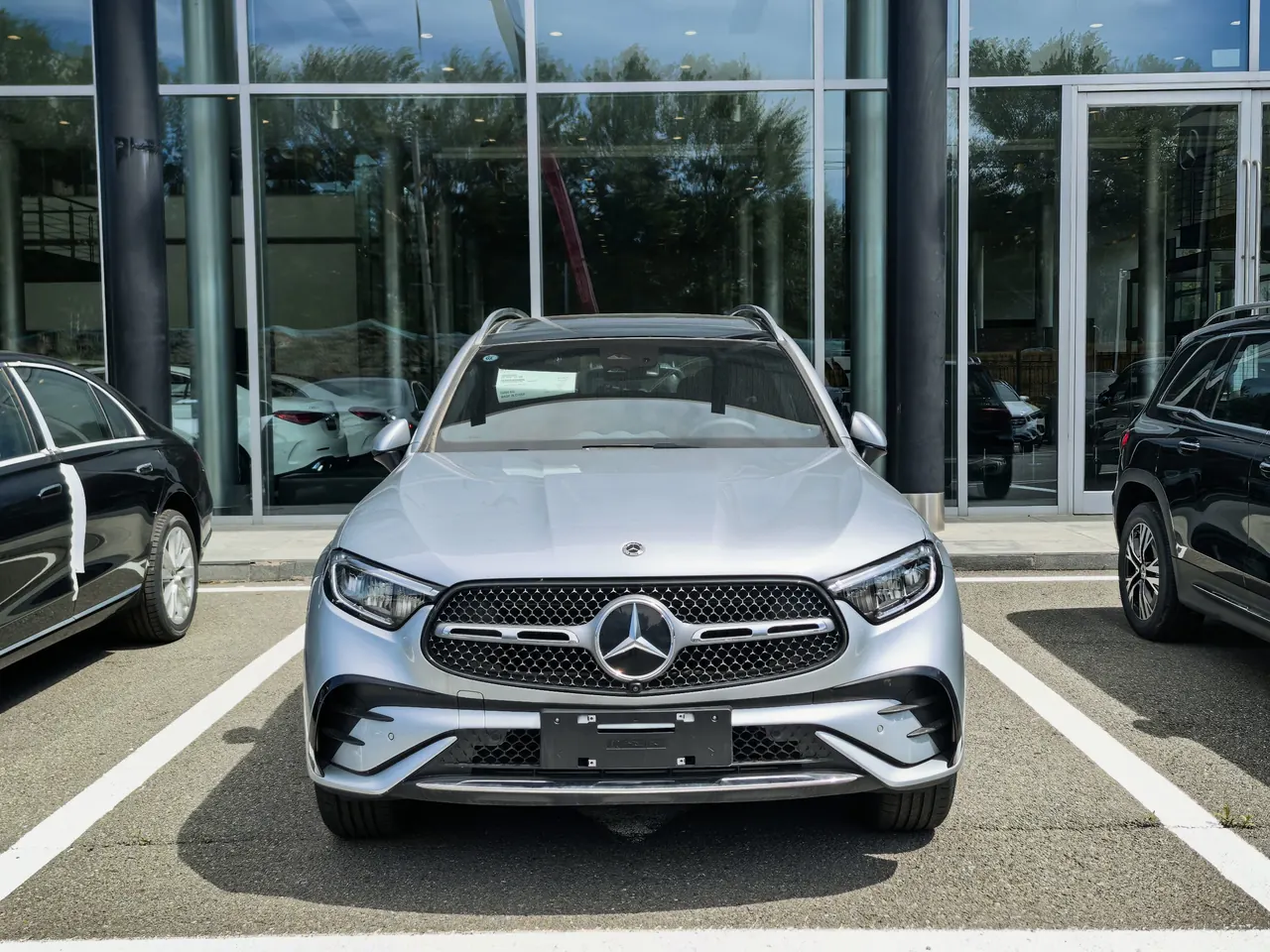Mercedes Benz GLC Class 2025 GLC 350 e L 4MATIC 2.0T Collection Edition Automatic Gear 2