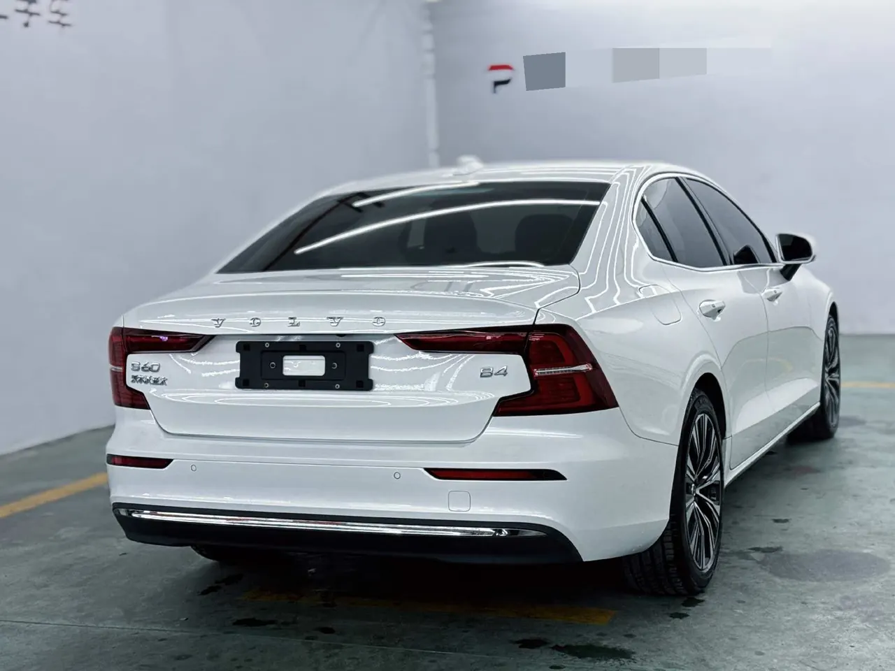 Volvo 2024 S60 48V 2.0T B4 Zhiyuan Deluxe Edition Automatic Gear 9
