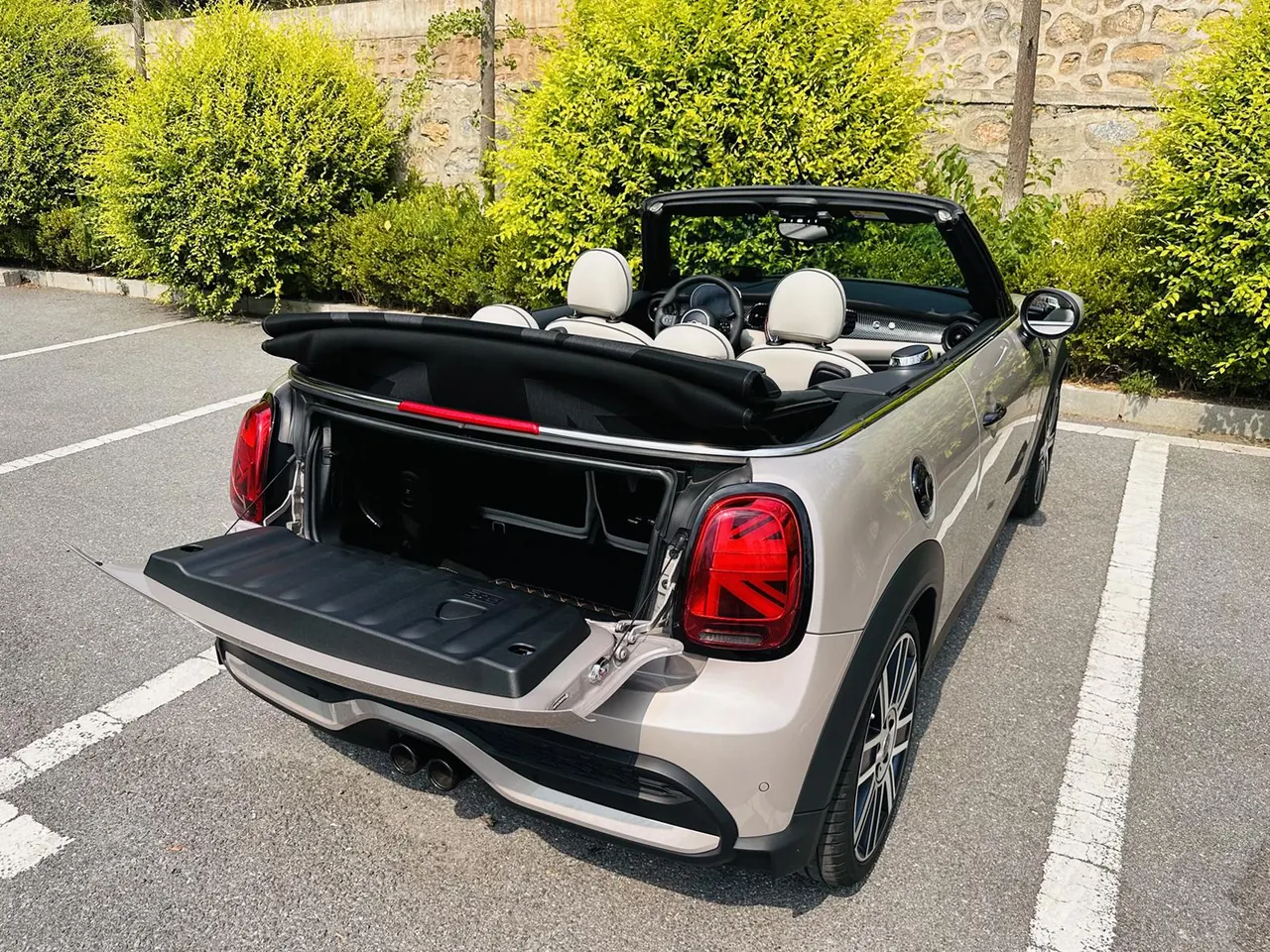 MINI Cabrio (Imported) 2022 Cooper S Cabrio 2.0T Sidewalk Automatic 12